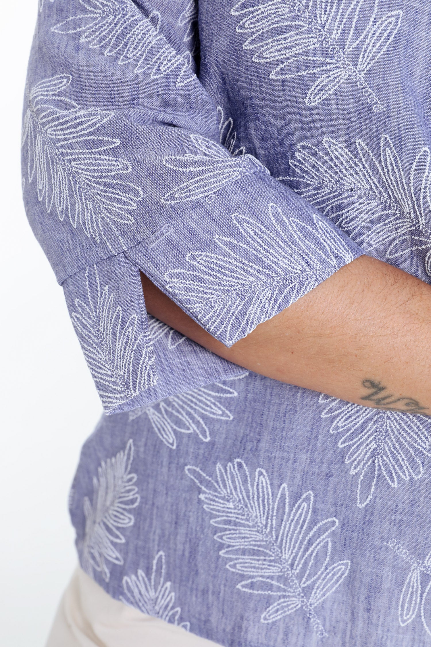 Blouse bicolore détail feuilles - Image 5