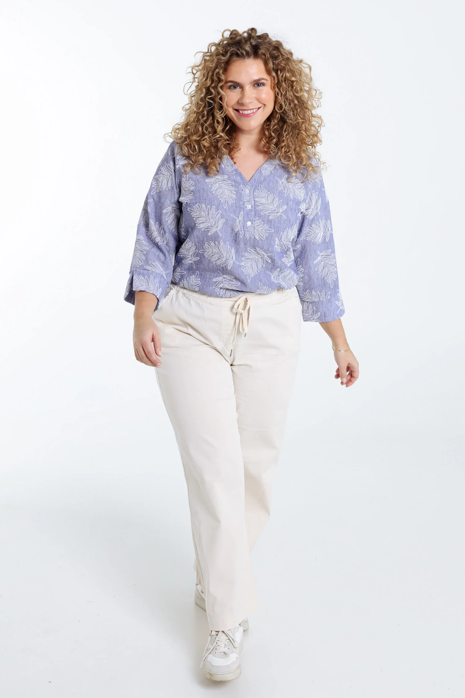 Blouse bicolore détail feuilles - Image 7