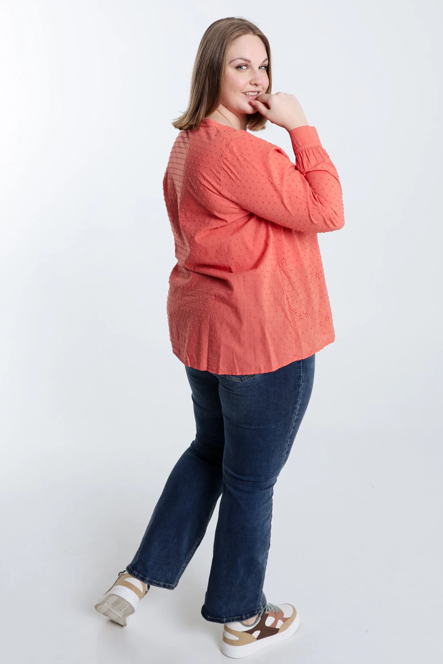 Blouse en coton unie broderies et plumetis - Image 13