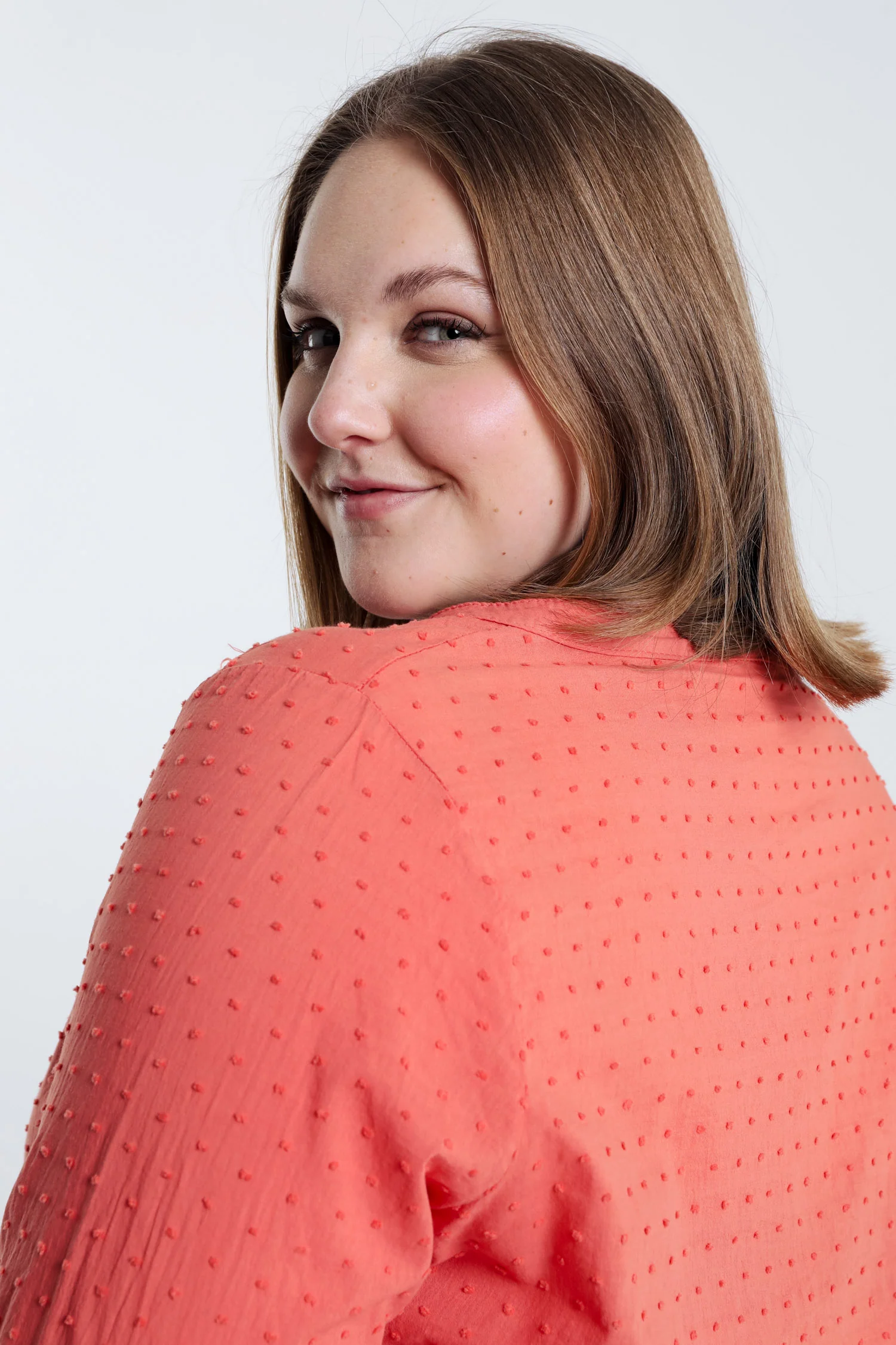 Blouse en coton unie broderies et plumetis - Image 14