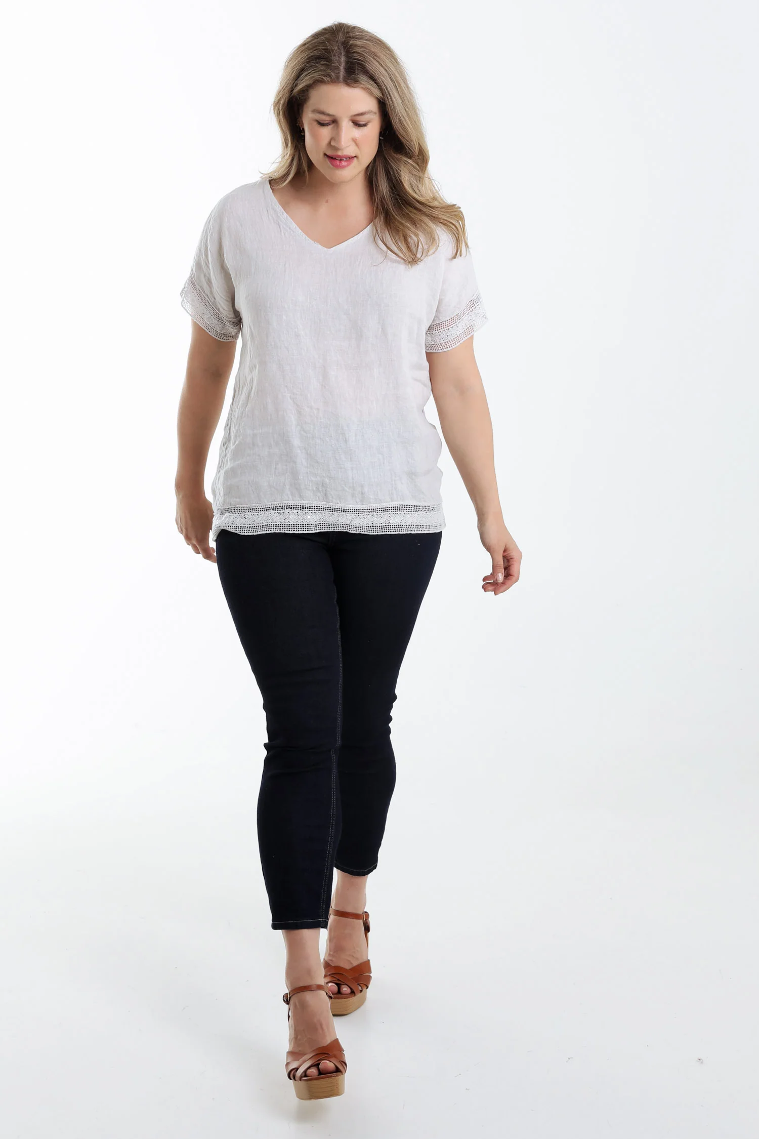 Blouse en lin unie détail sequins - Image 7