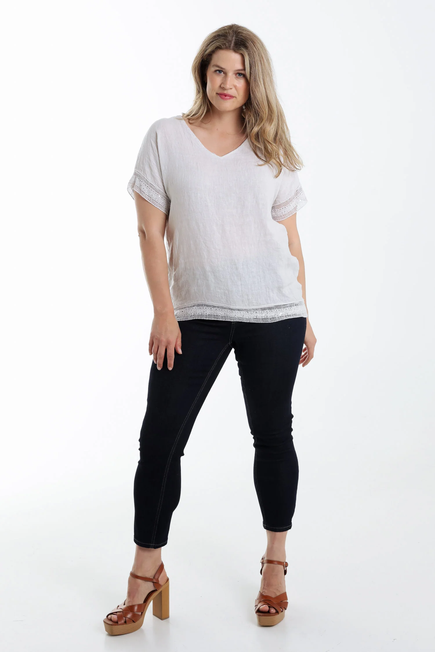 Blouse en lin unie détail sequins - Image 9
