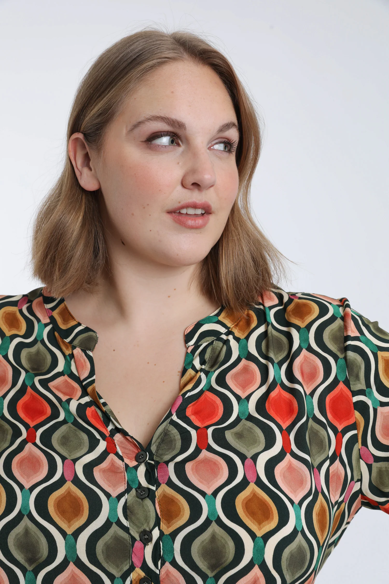 Blouse en viscose imprimé graphique - Image 3