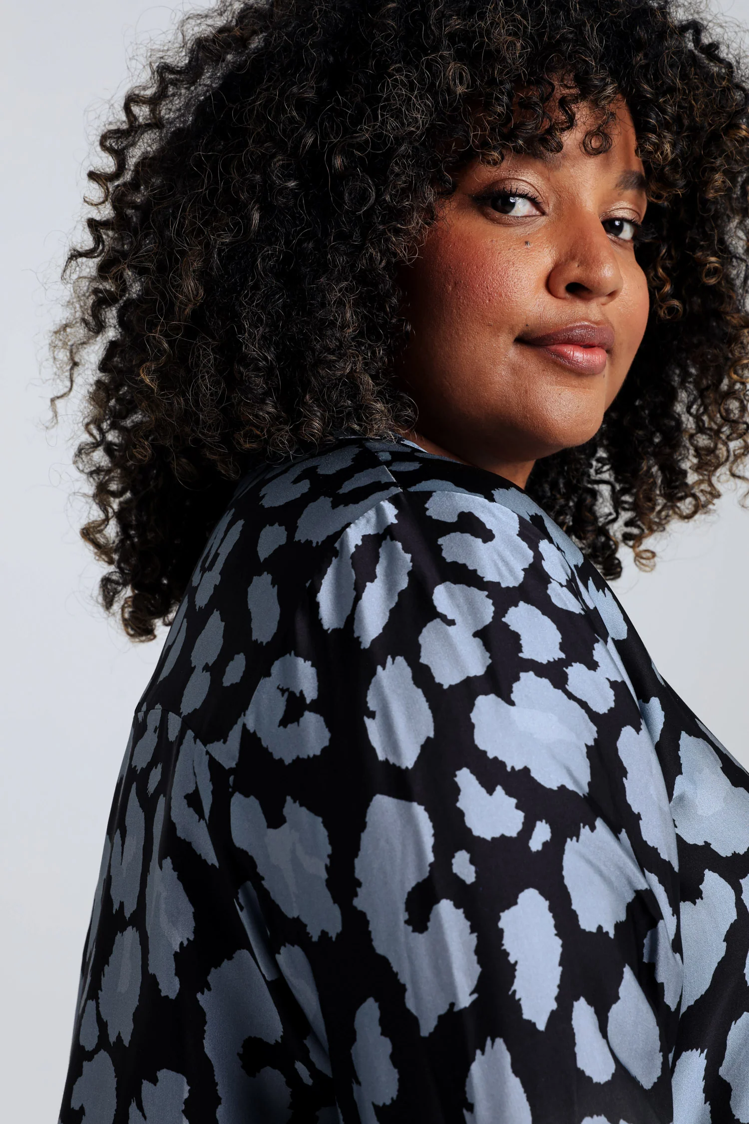 Blouse en viscose imprimé peu de bête - Image 4