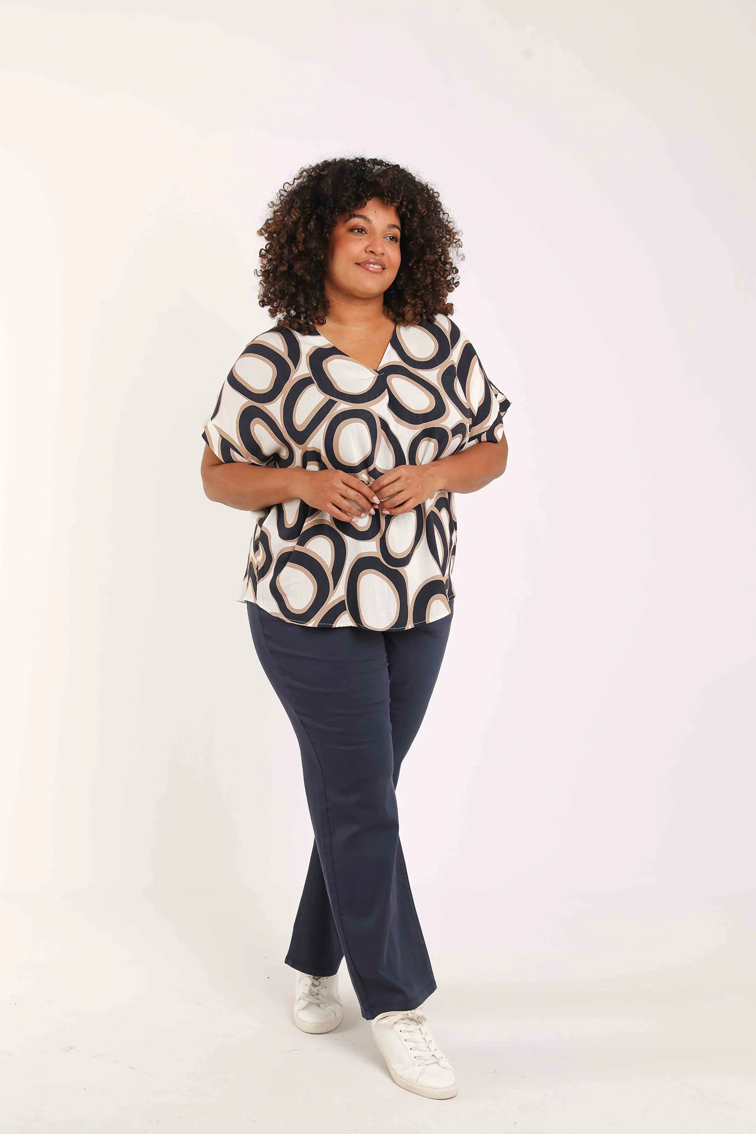 Blouse imprimé ronds graphiques - Image 9