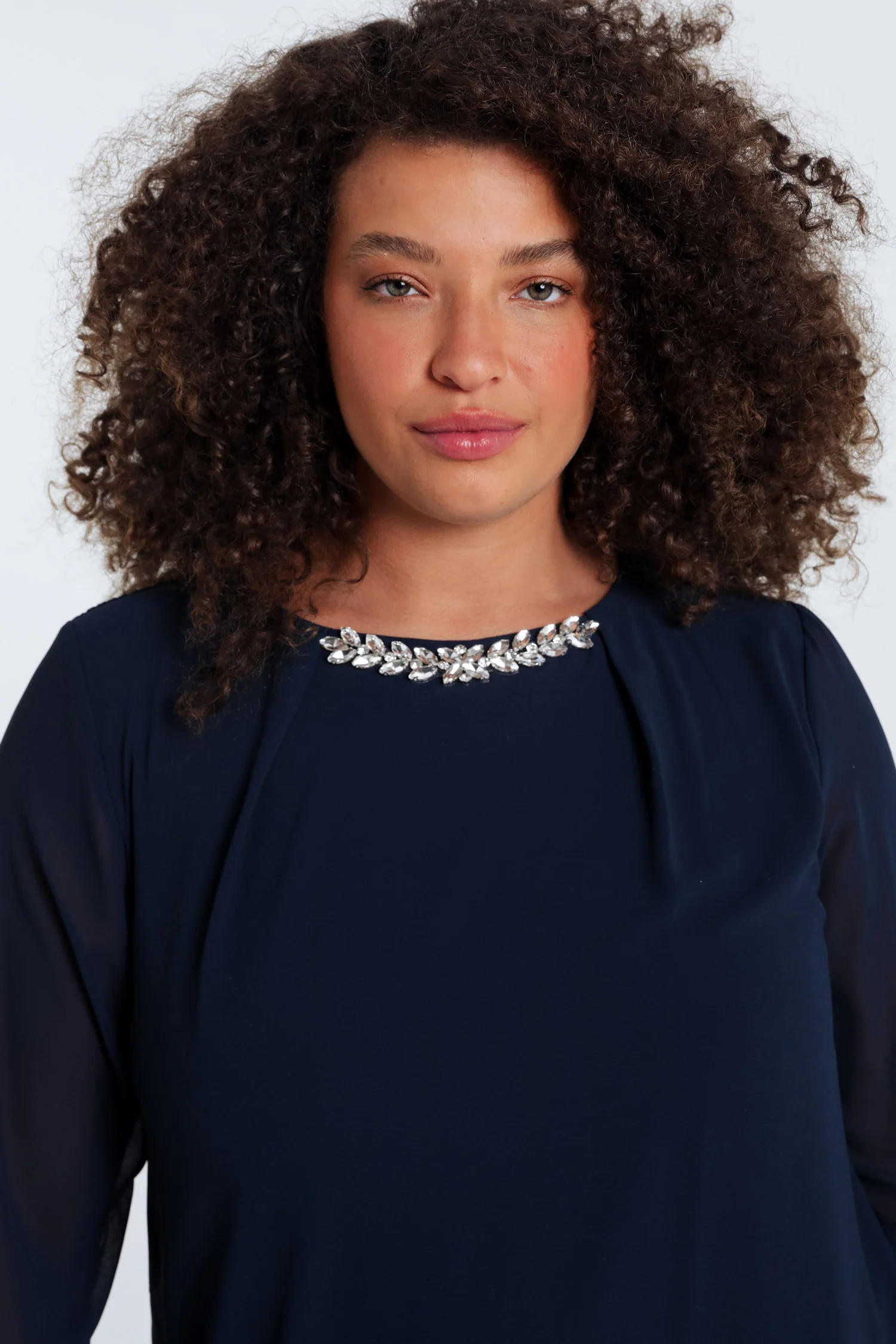 Blouse unie avec bijoux - Image 15