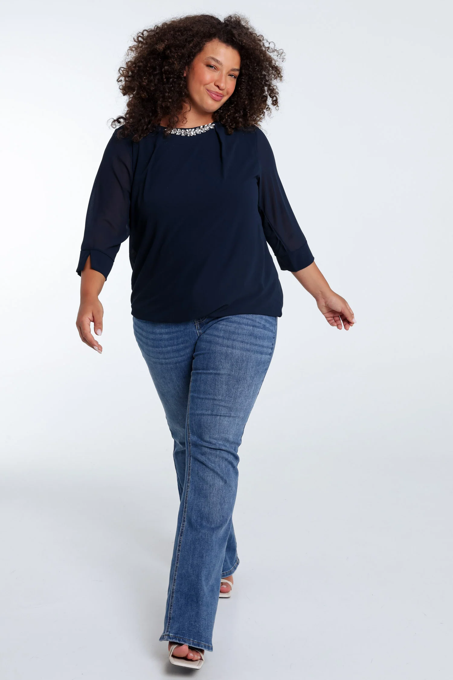 Blouse unie avec bijoux - Image 20
