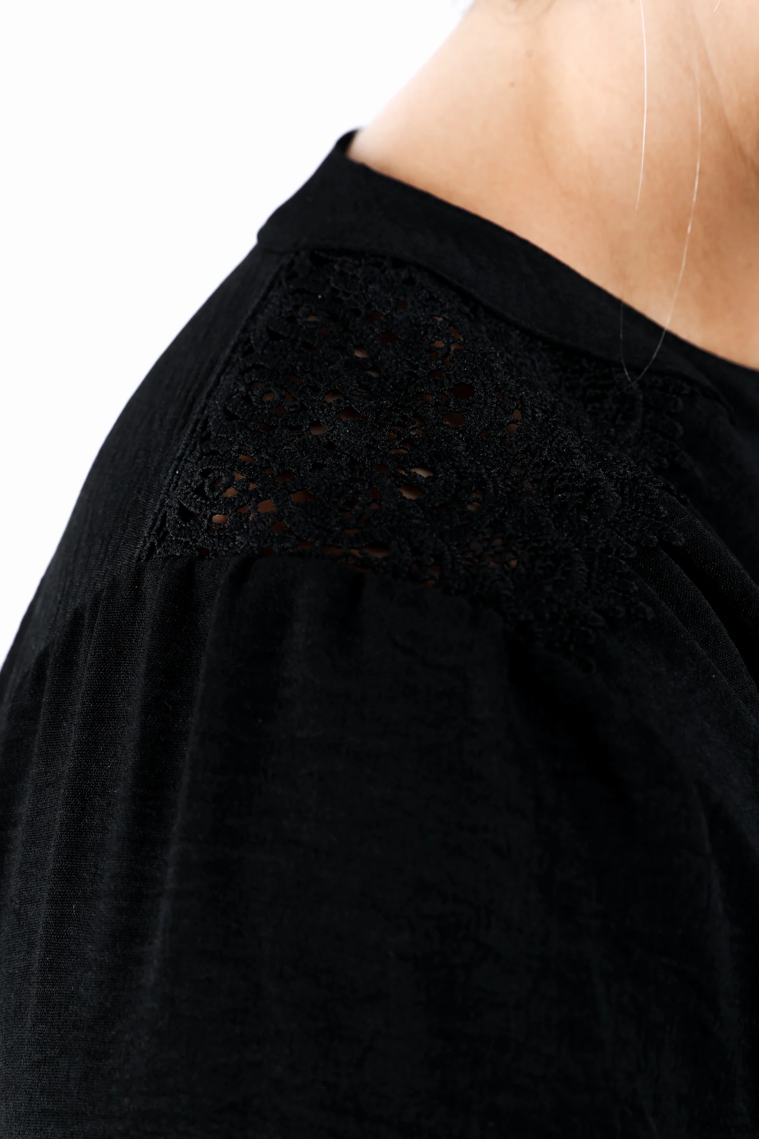 Blouse unie avec dentelle - Image 4