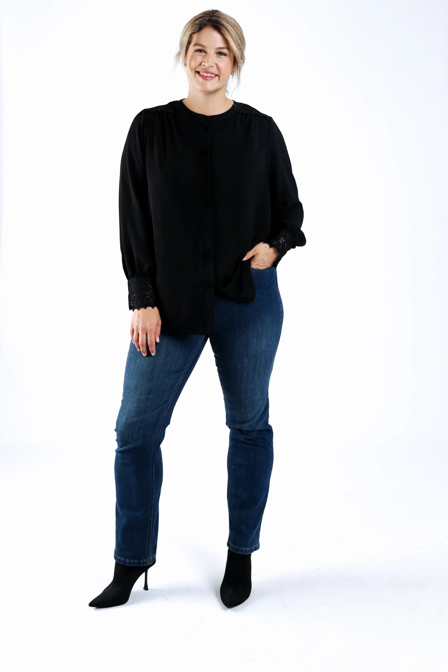 Blouse unie avec dentelle - Image 8