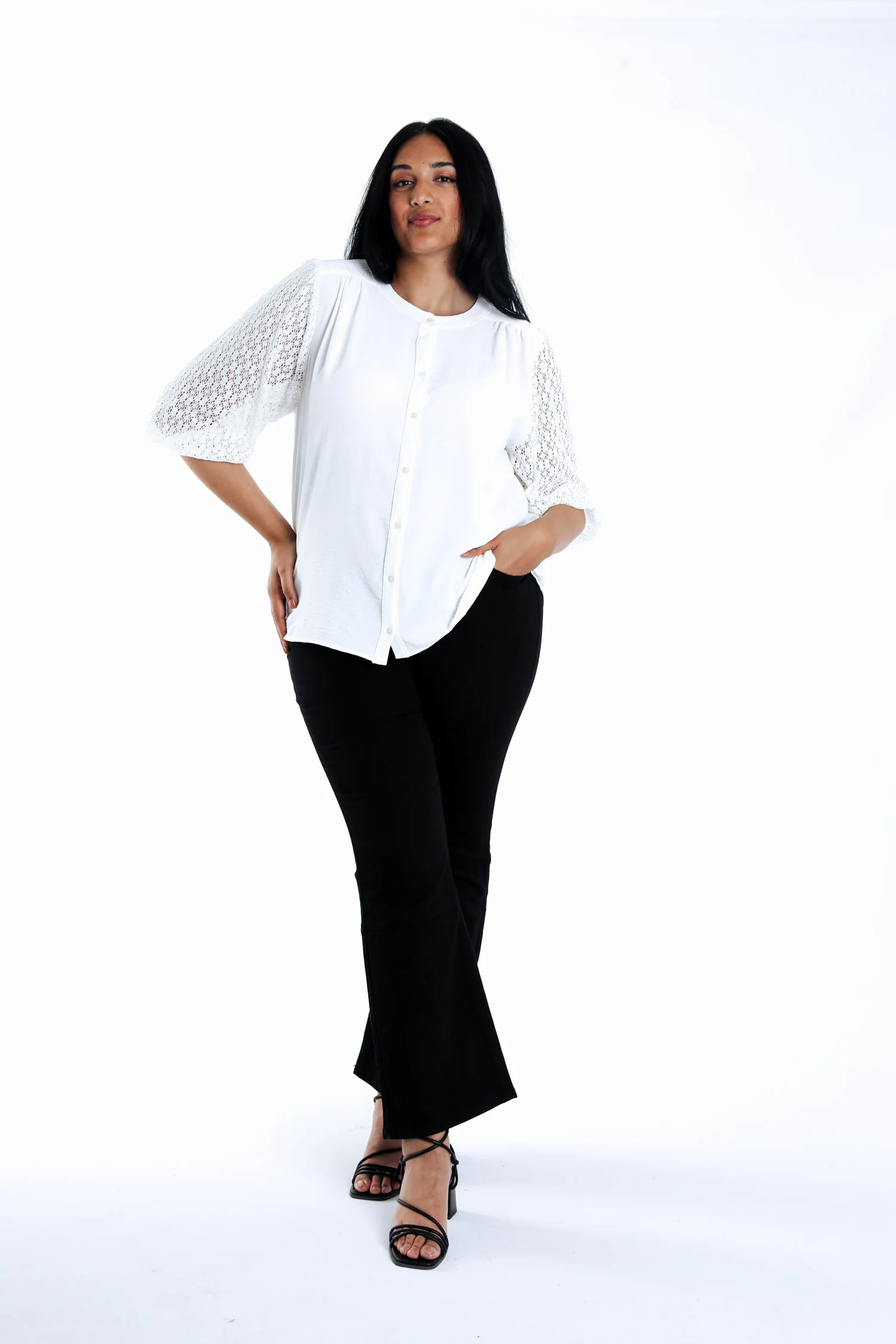 Blouse unie manches en crochet - Image 9