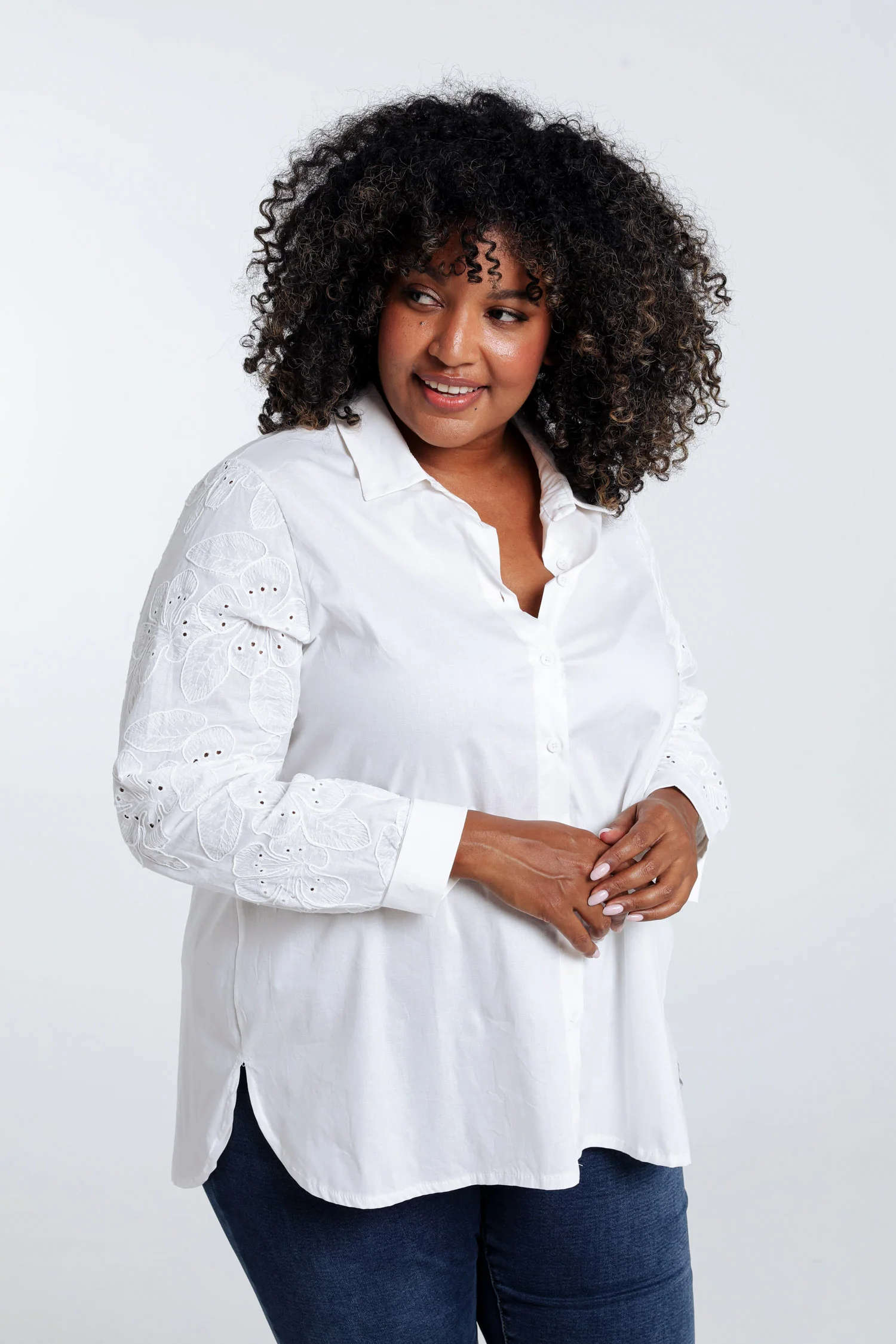 Chemise en coton avec manches brodées - Image 2