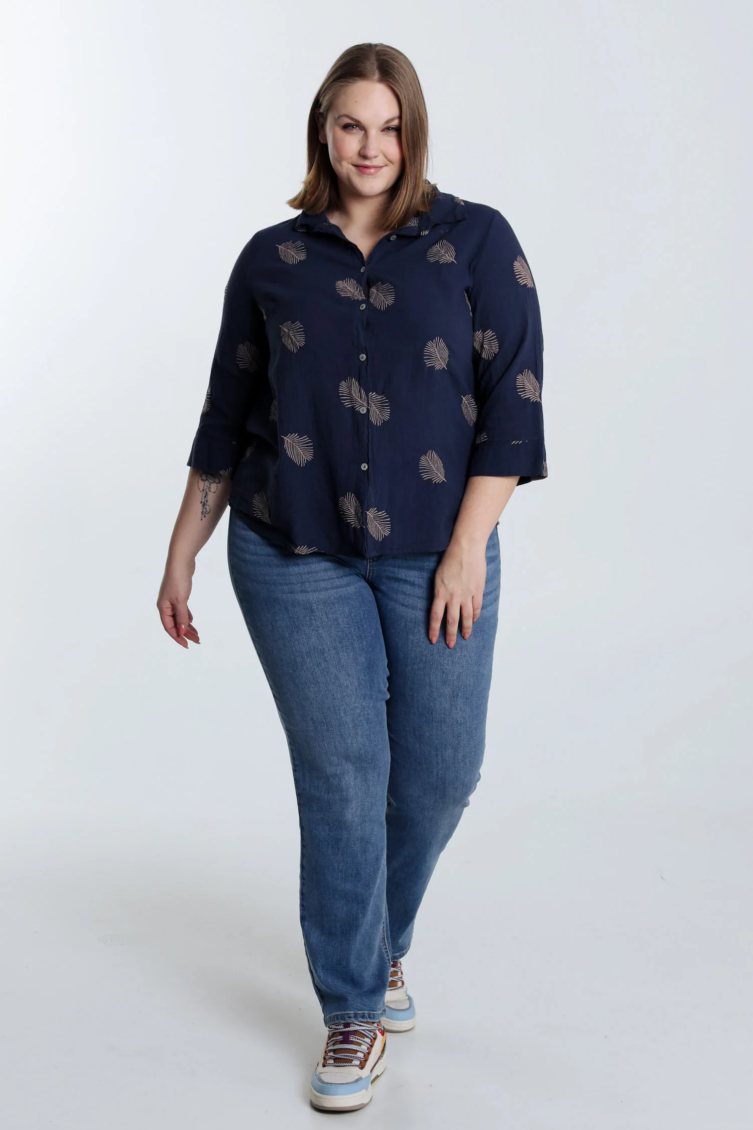 Chemise en coton unie avec feuilles brodées - Image 18