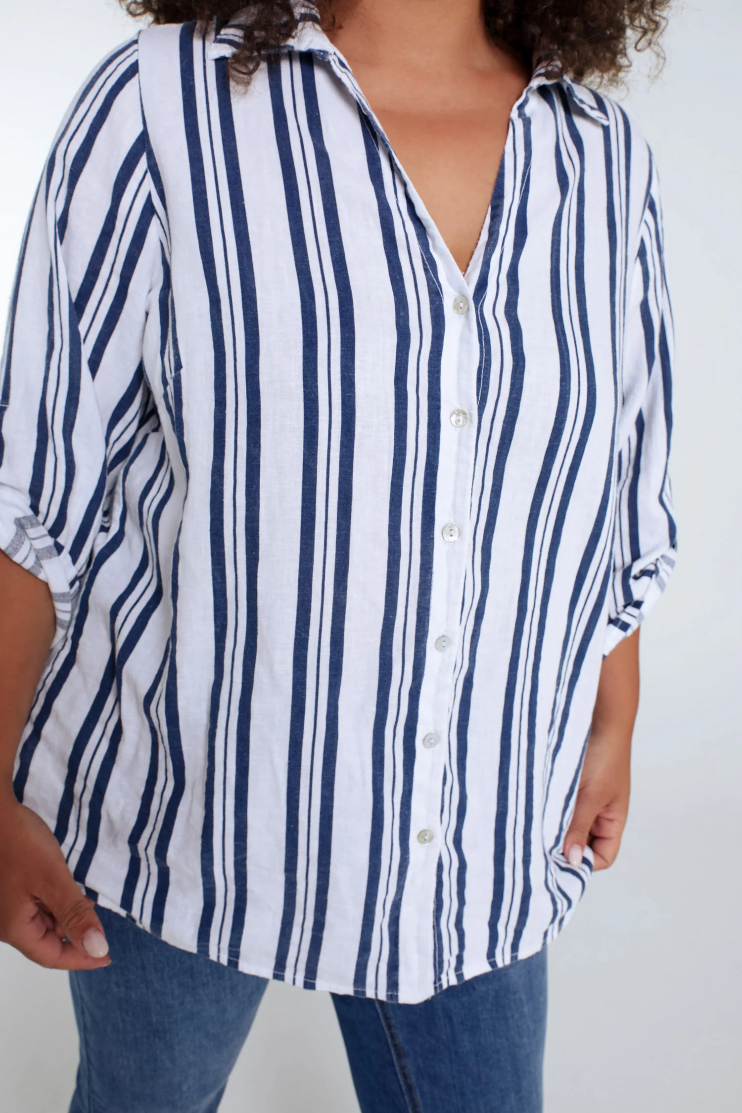 Chemise en lin avec rayures - Image 4