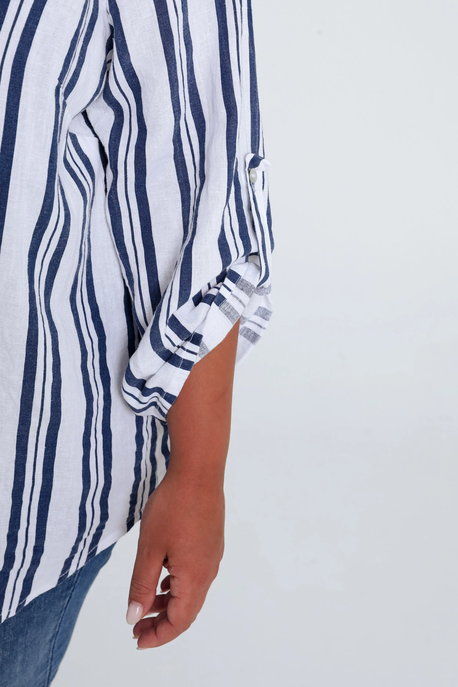 Chemise en lin avec rayures - Image 6