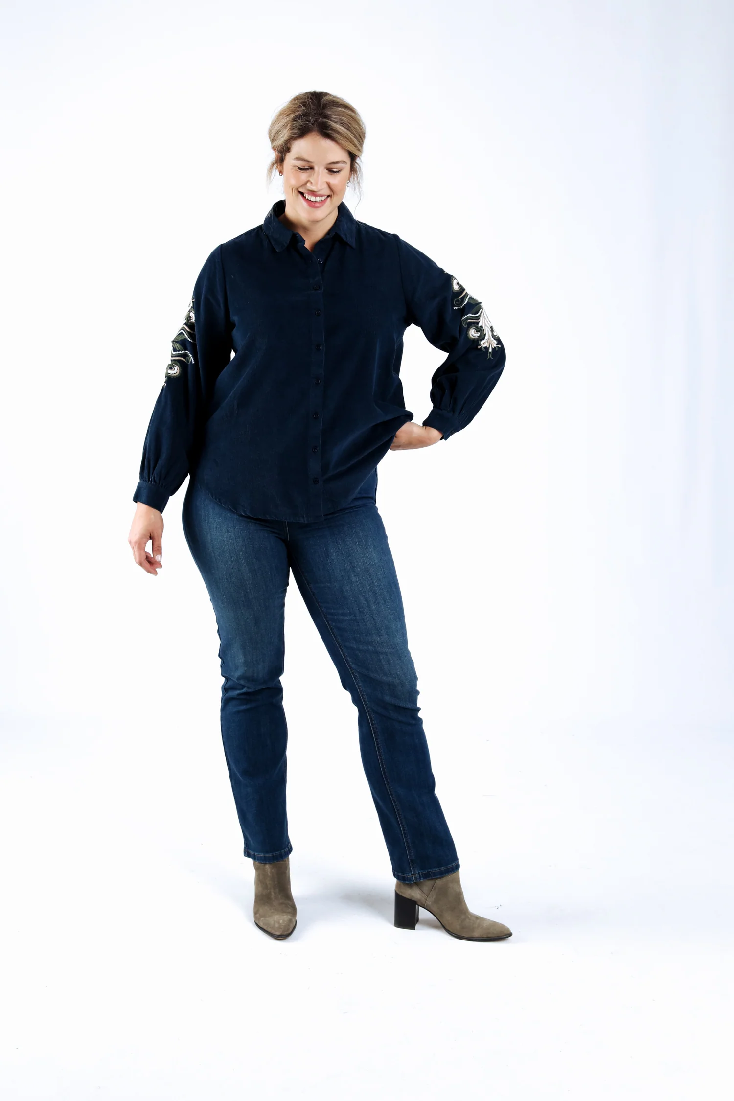 Chemise en velours avec broderies - Image 6
