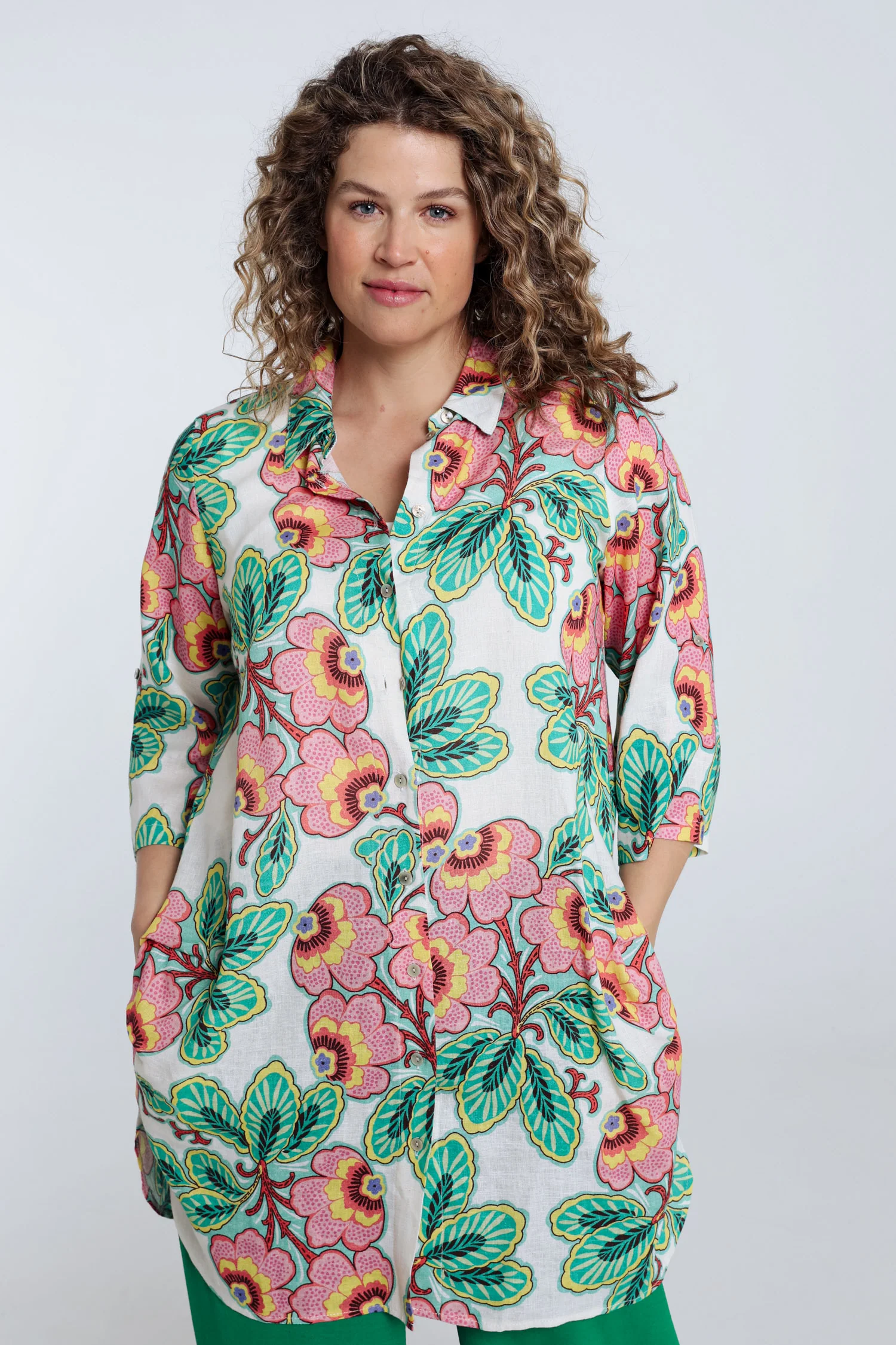 Chemise longue en lin et viscose imprimé fleuri