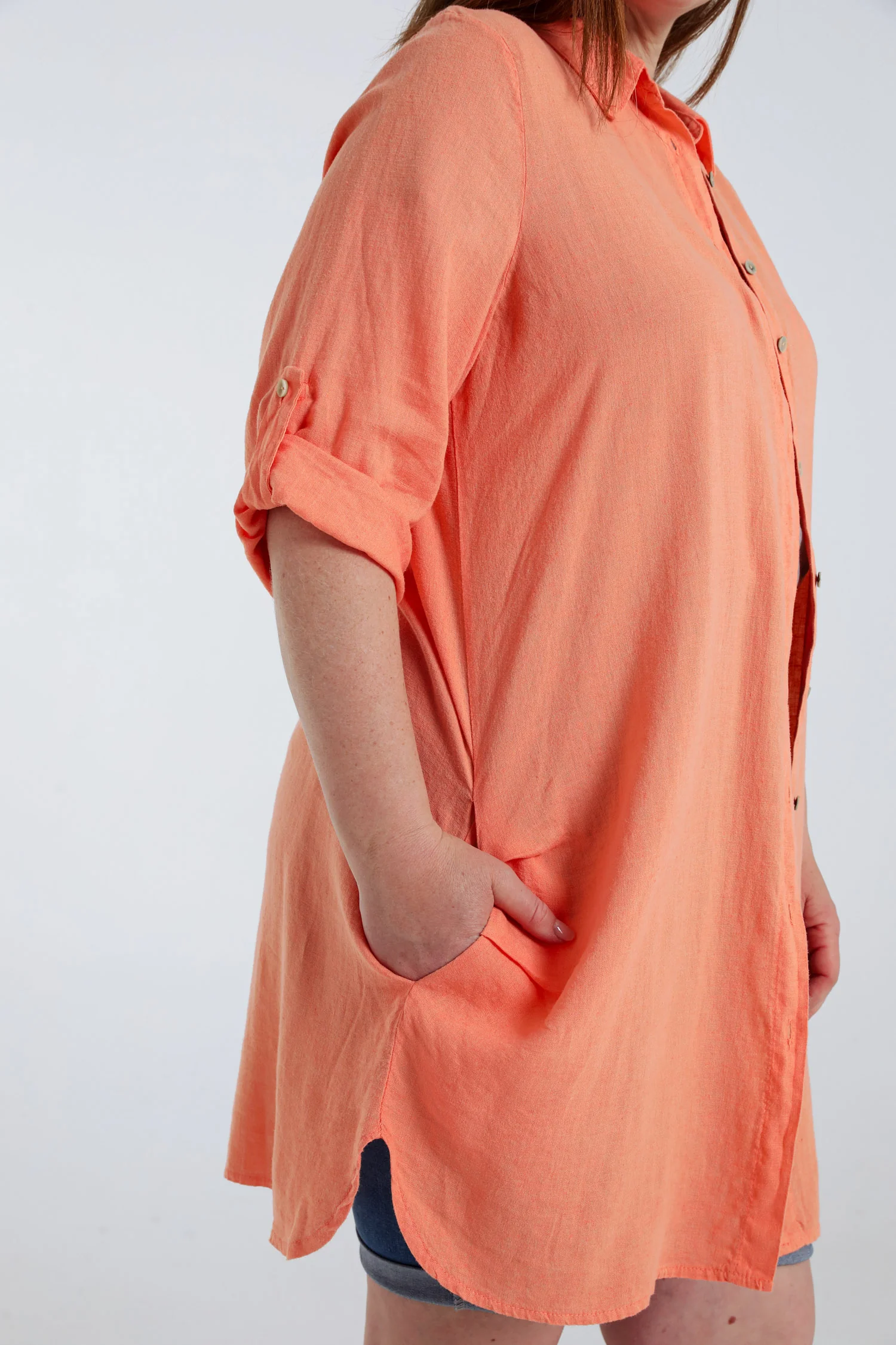 Chemise longue en lin et viscose unie - Image 16