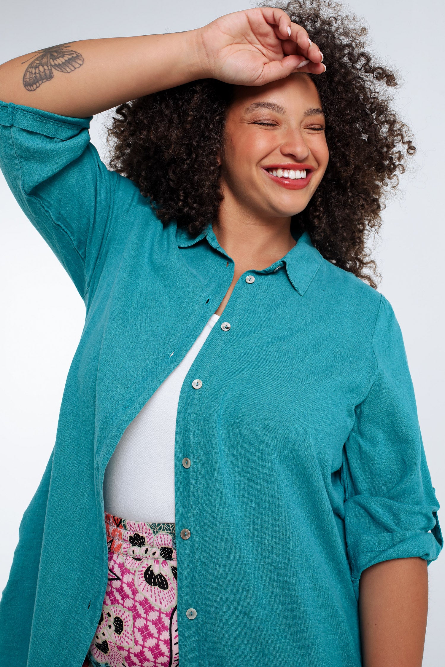 Chemise longue en lin et viscose unie - Image 3