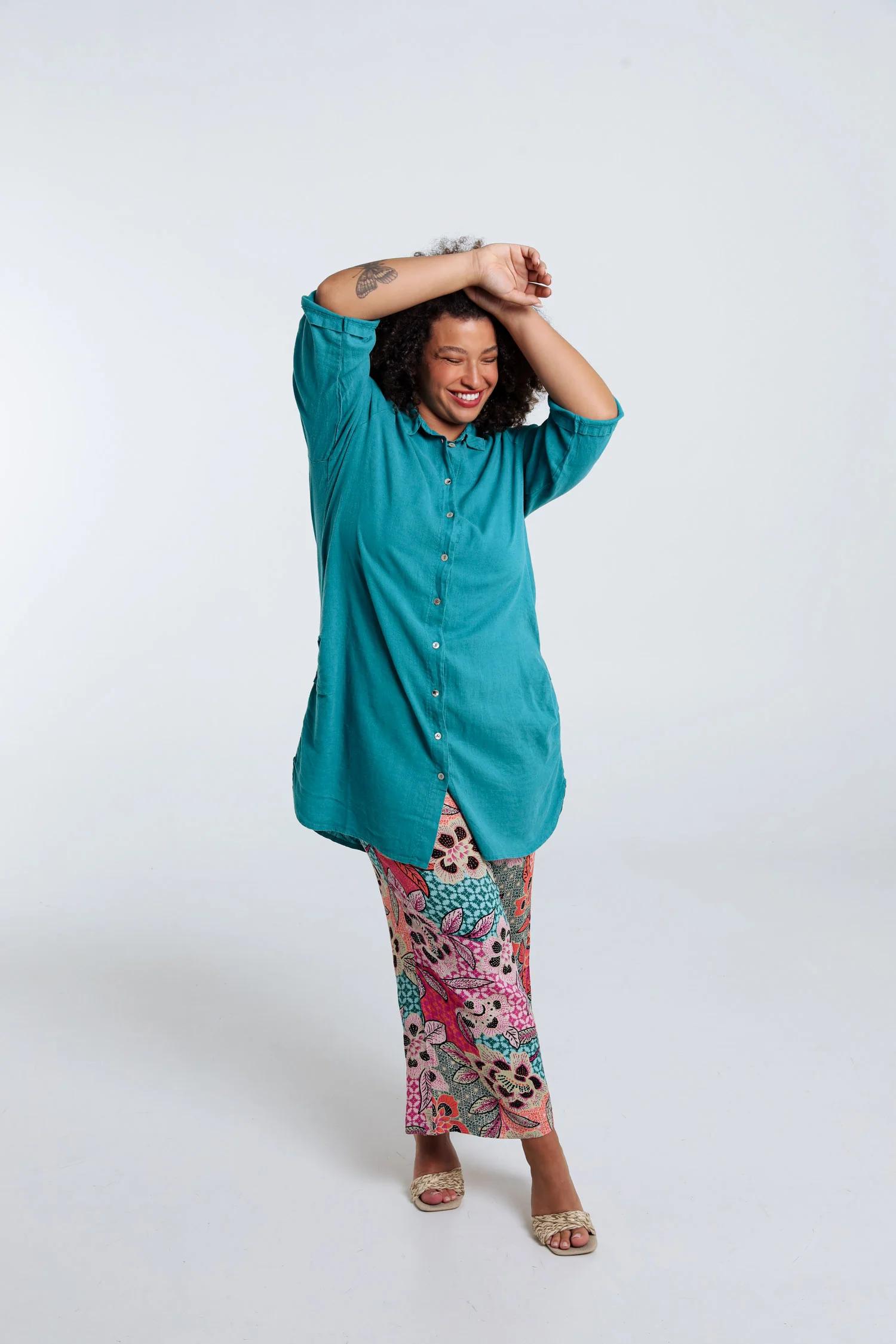 Chemise longue en lin et viscose unie - Image 9