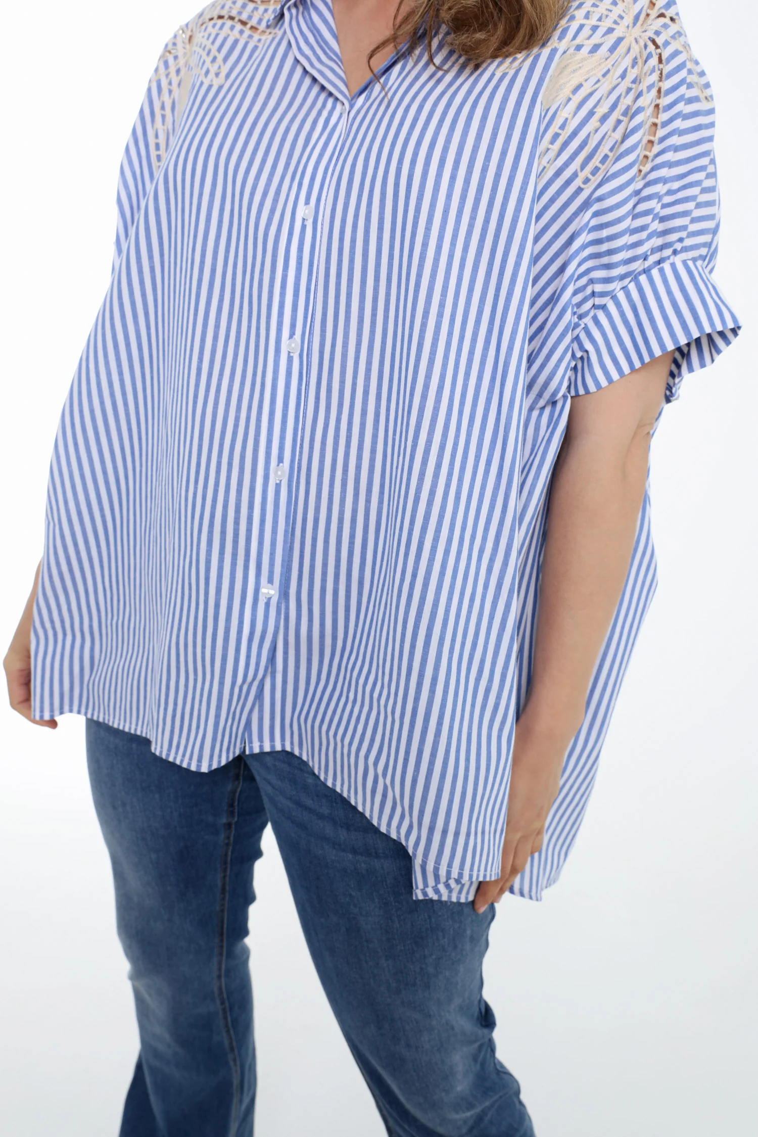 Chemise oversize rayée en coton avec broderies - Image 6