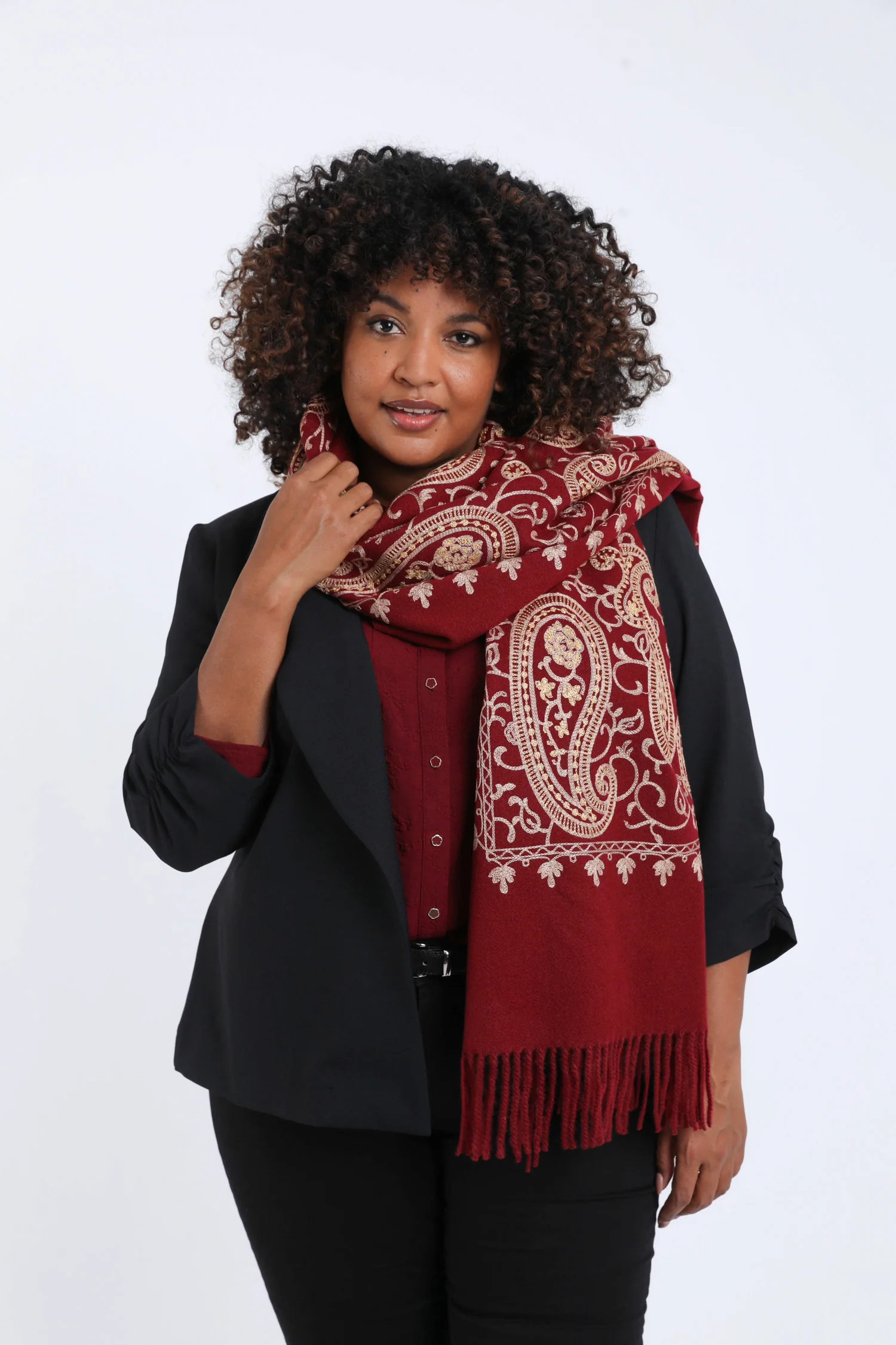 Écharpe brodée en viscose et en laine