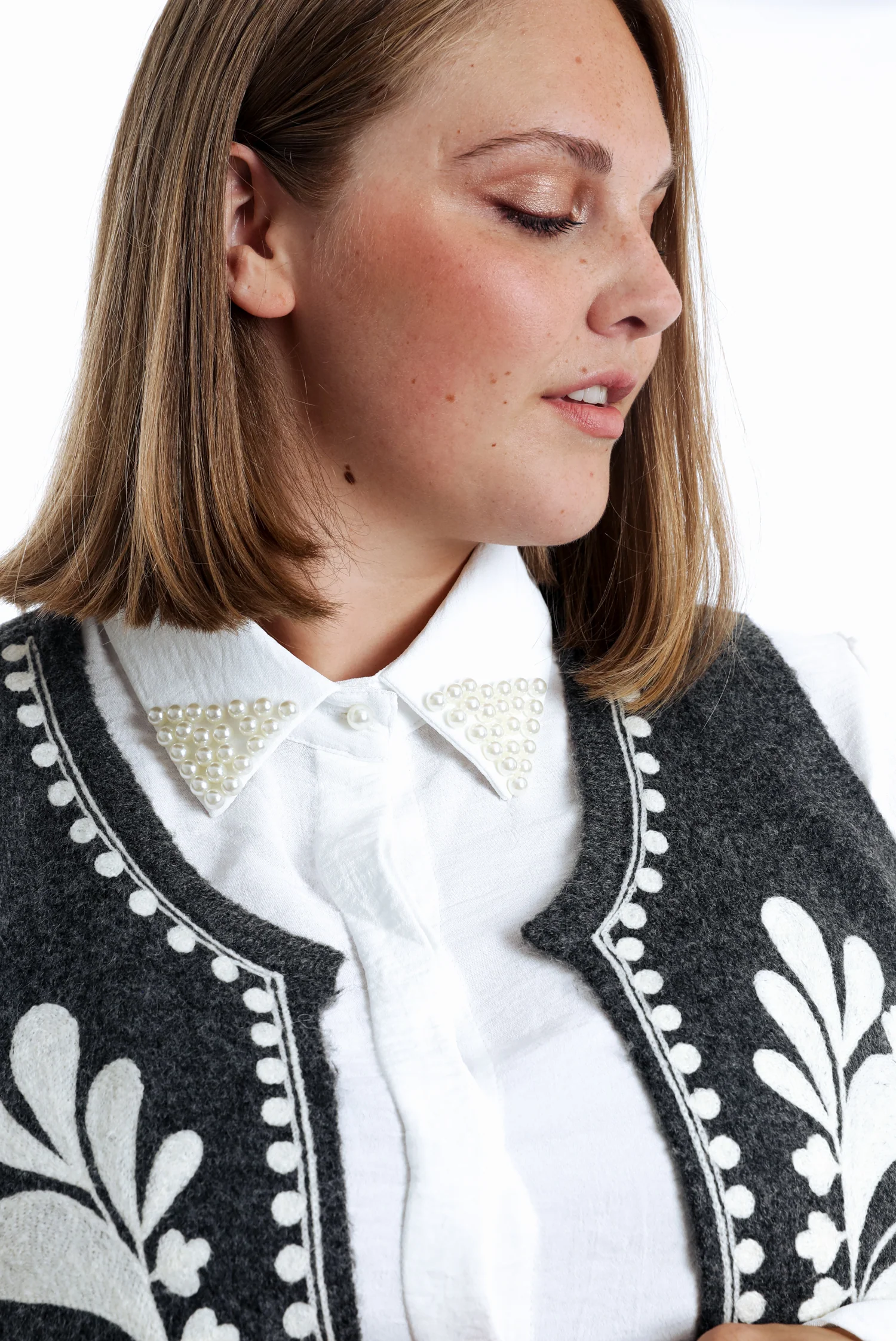 Gilet sans manches uni avec broderies - Image 3