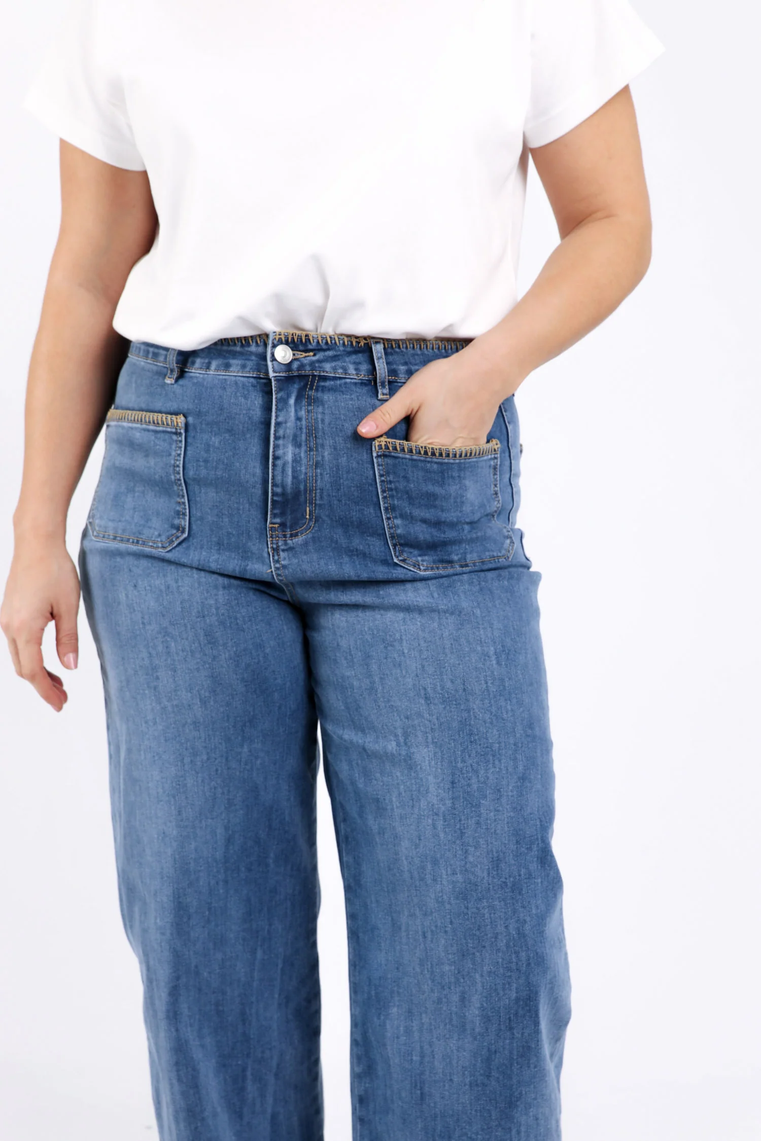 Jeans Elodie avec poches et détail broderie - Image 3