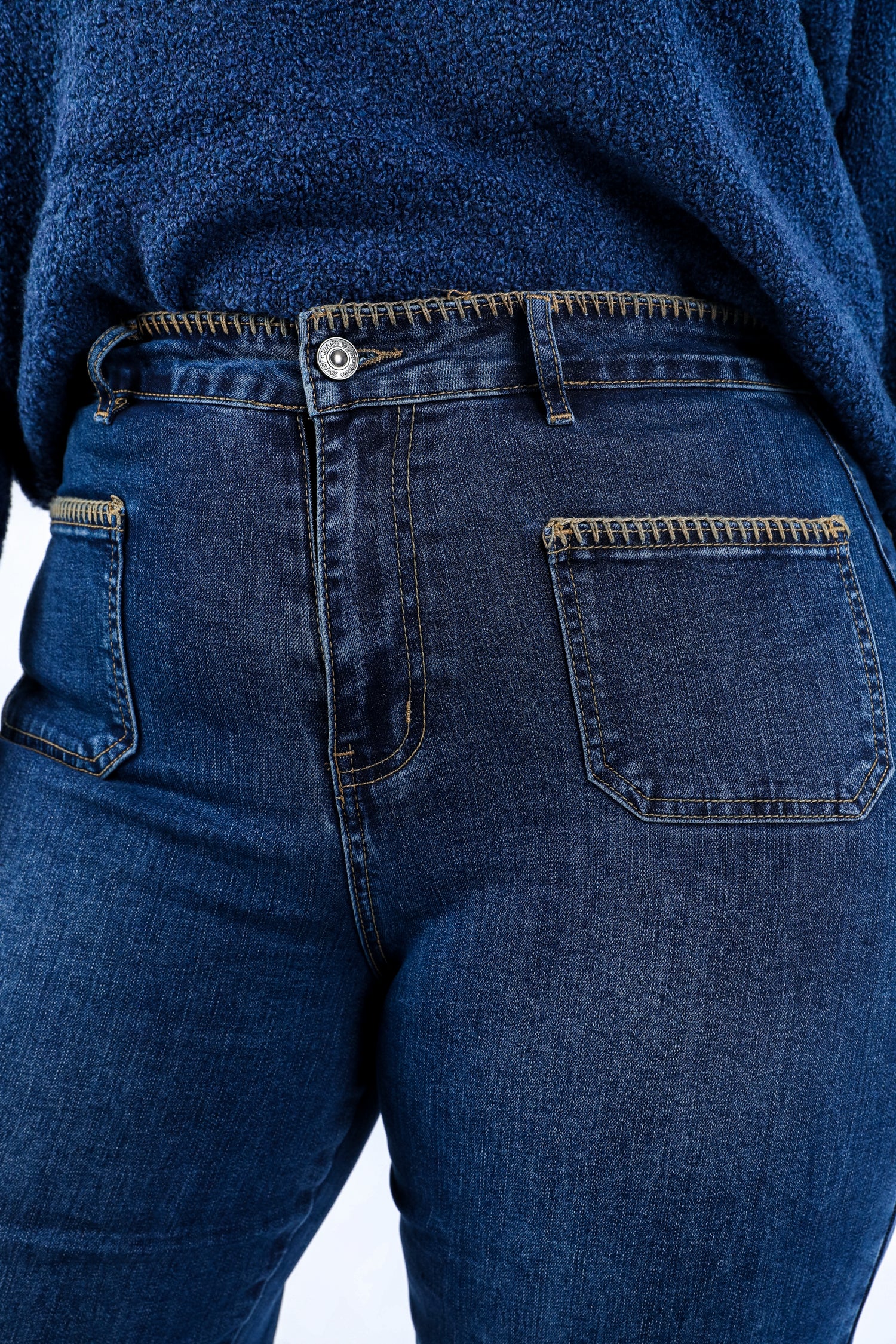 Jeans Elodie avec poches et détail broderie - Image 3