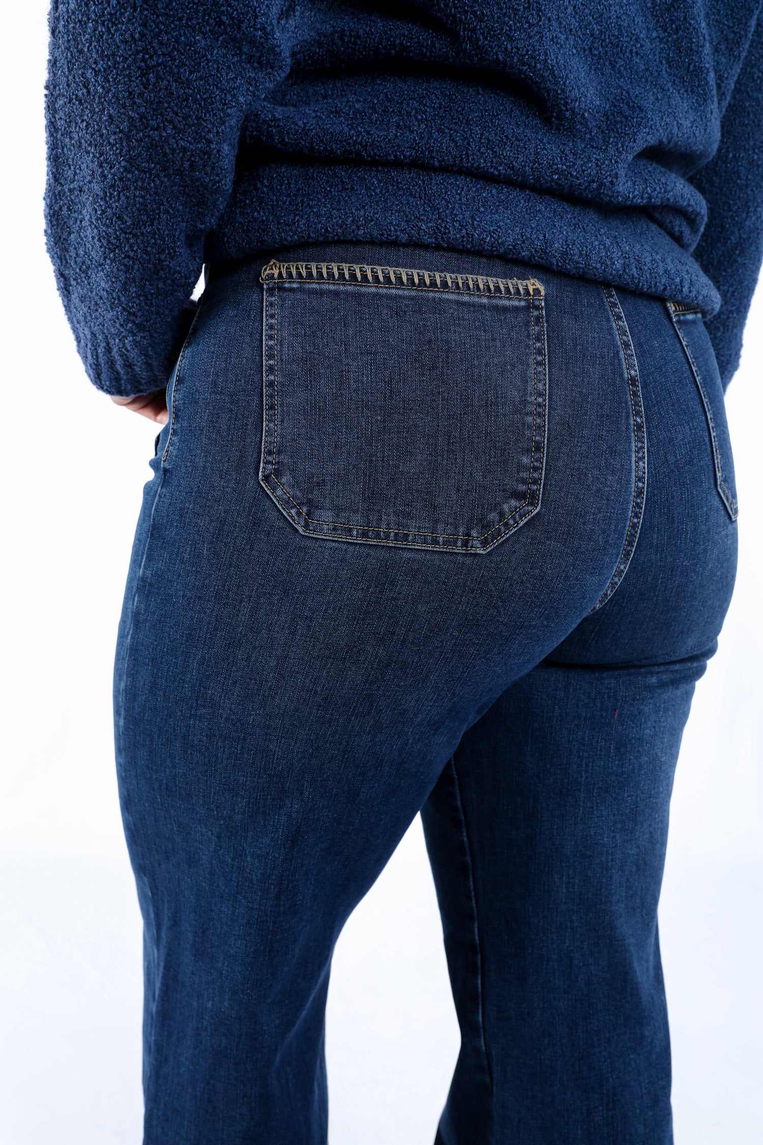 Jeans Elodie avec poches et détail broderie - Image 4