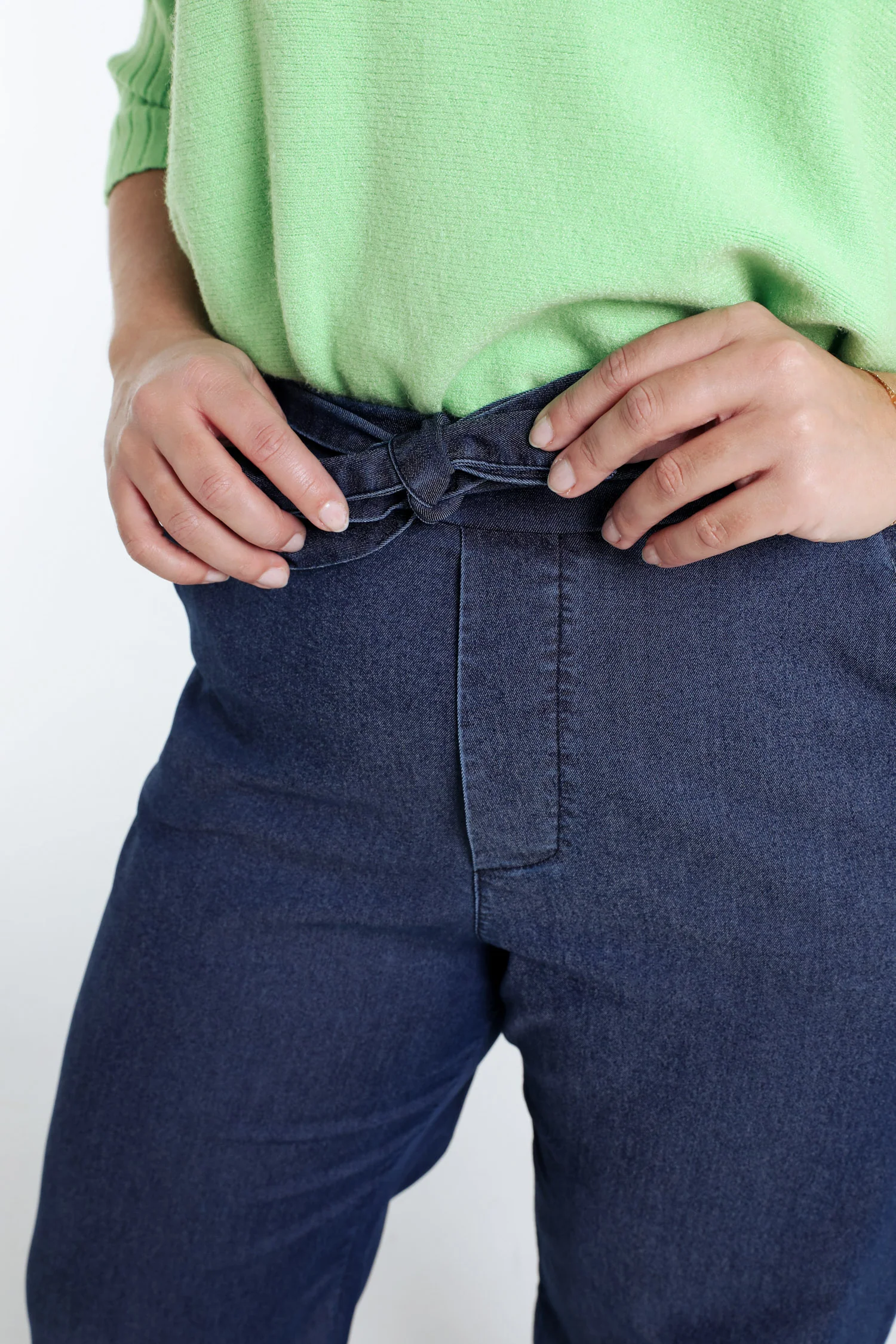 Jeans large avec ceinture - Image 3