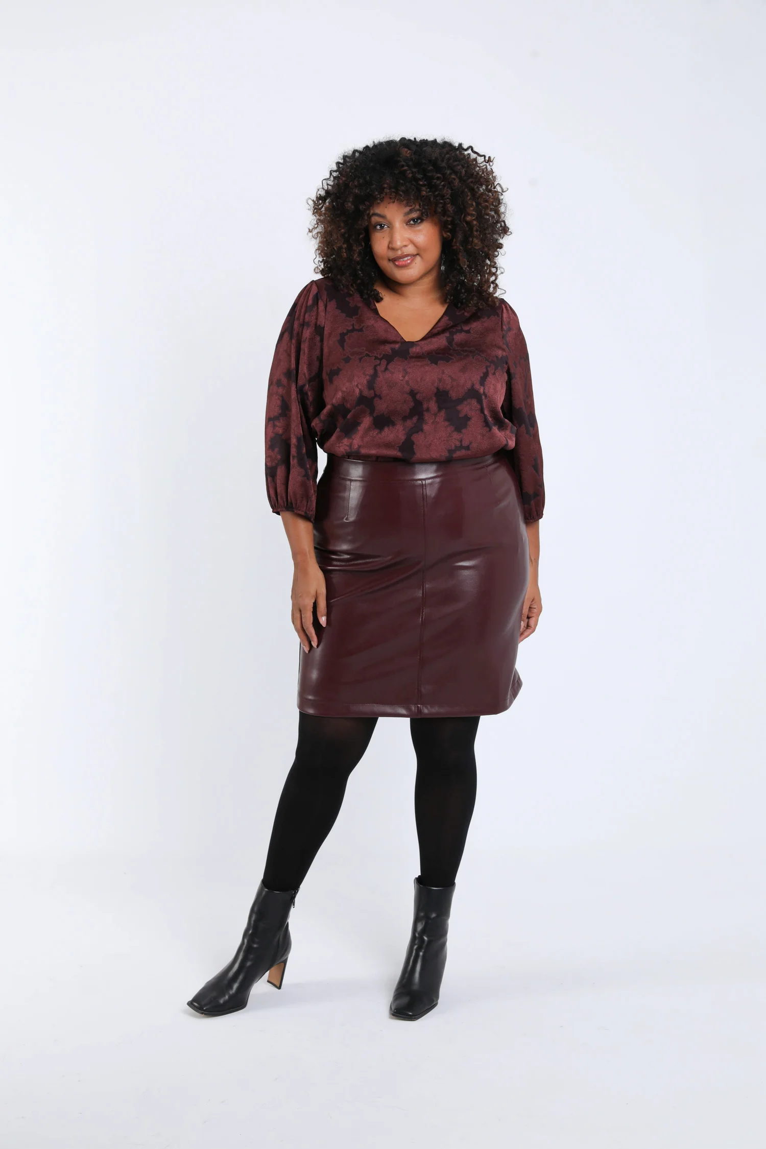 Jupe courte unie en faux cuir