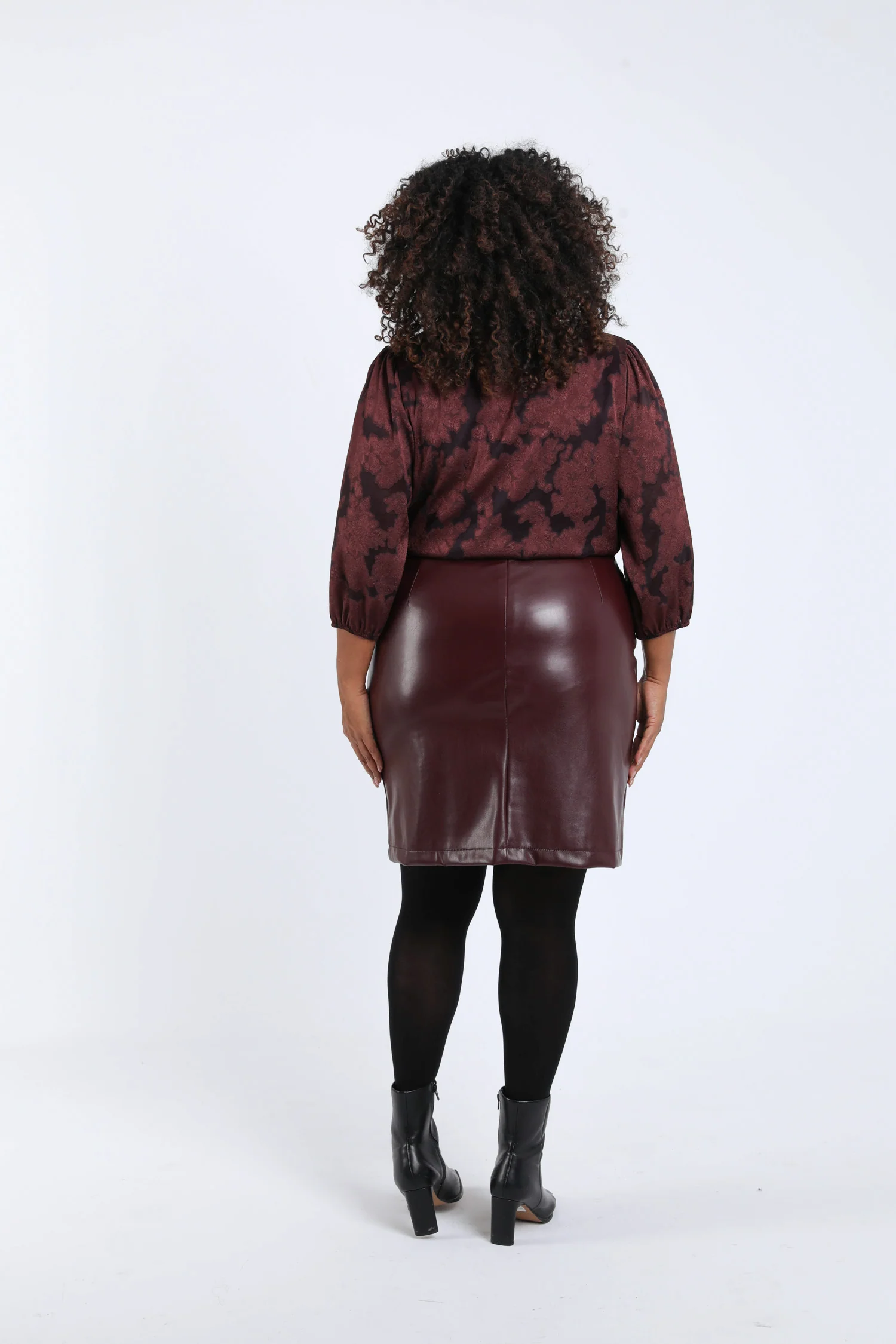 Jupe courte unie en faux cuir - Image 2