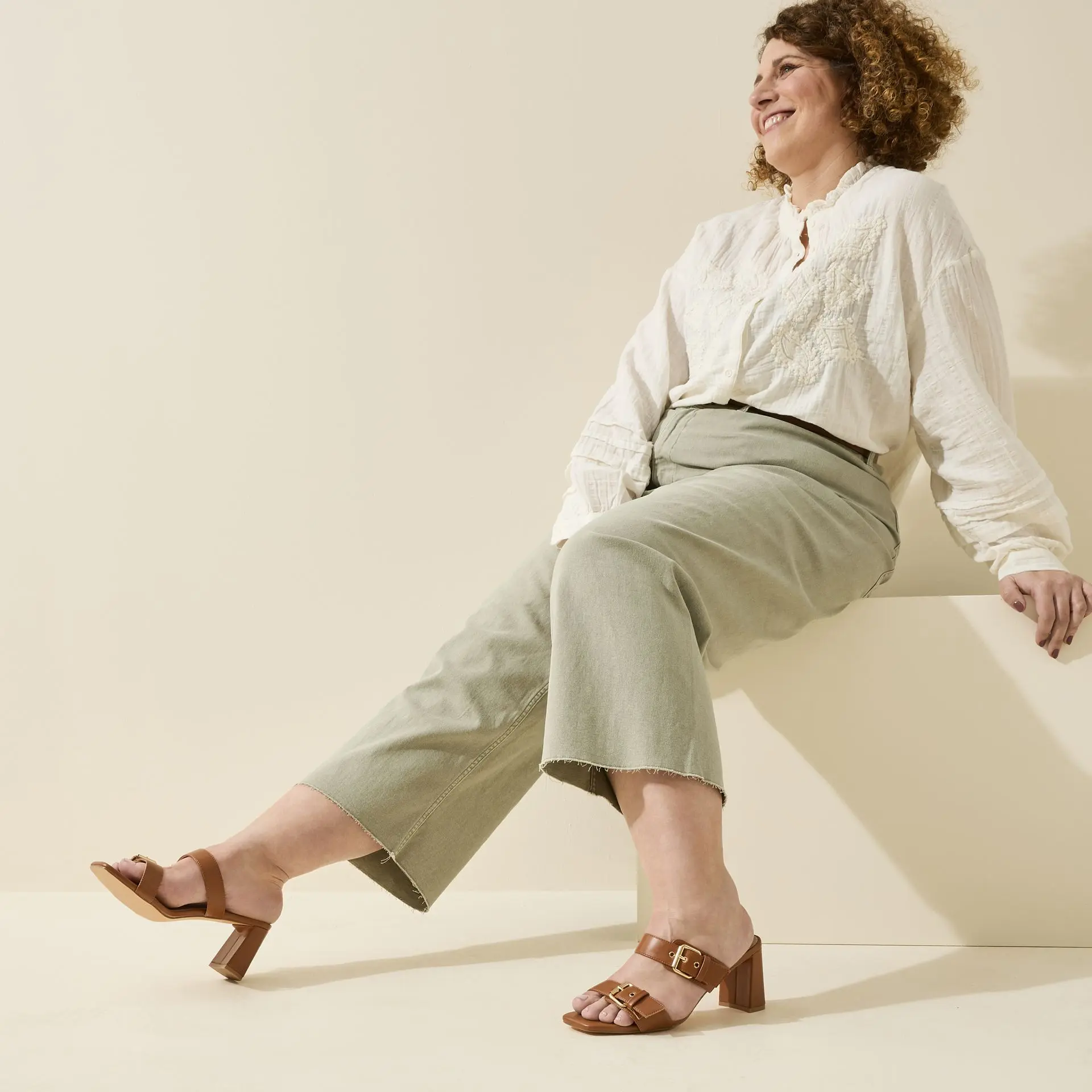 Mules pieds larges H - Modèle Iza - Image 22