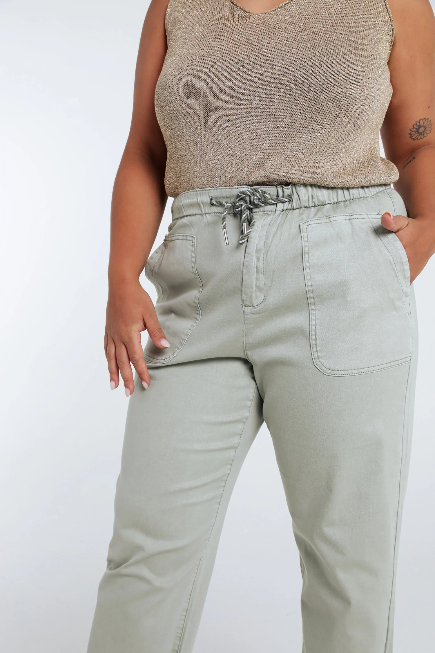 Pantalon chino en coton léger - Image 14