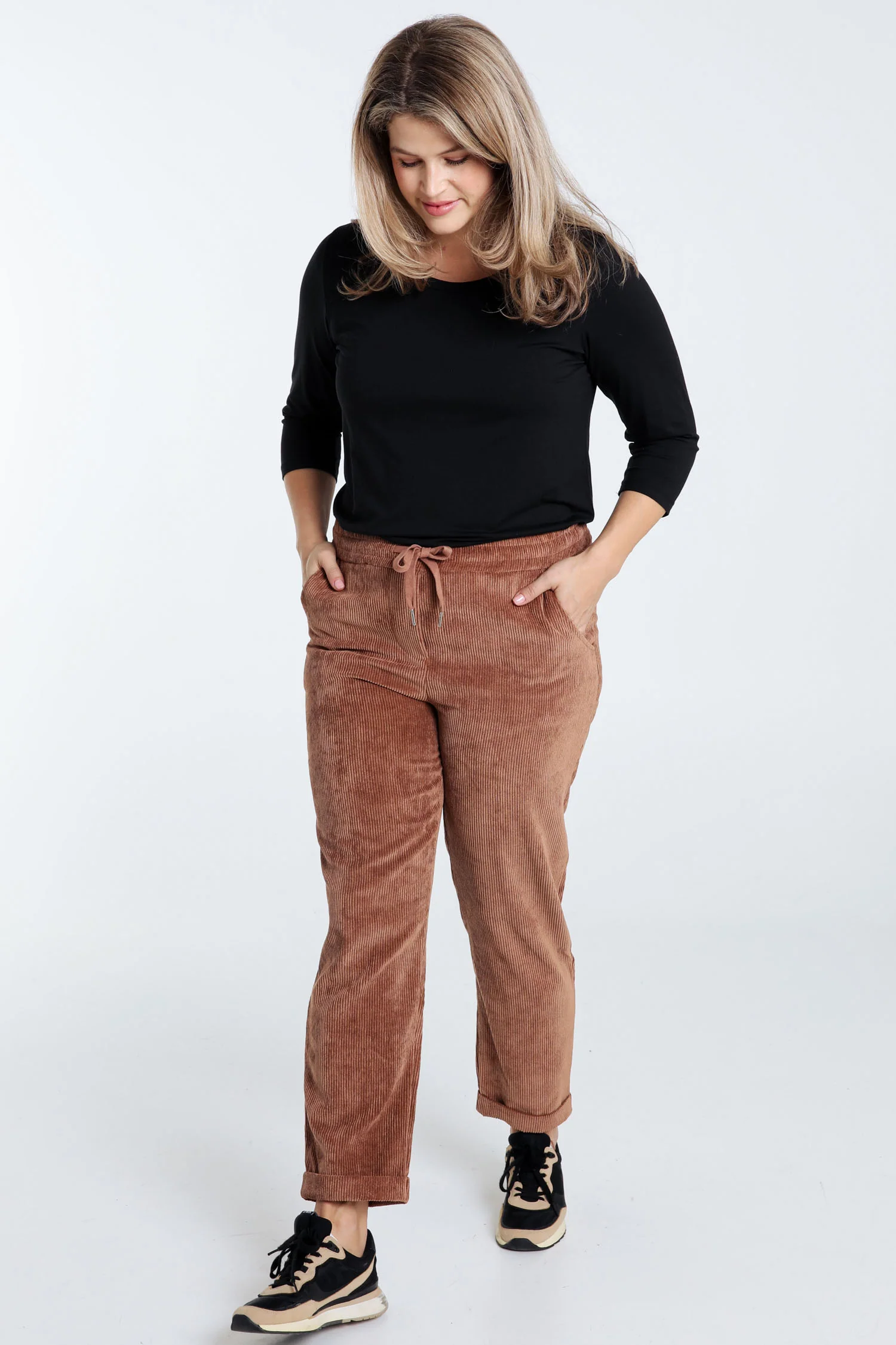 Pantalon chino uni en velours - Image 7
