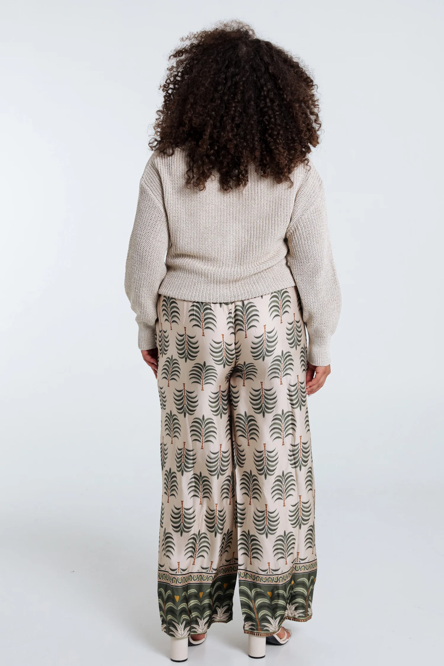 Pantalon effet satin imprimé palmier - Image 2