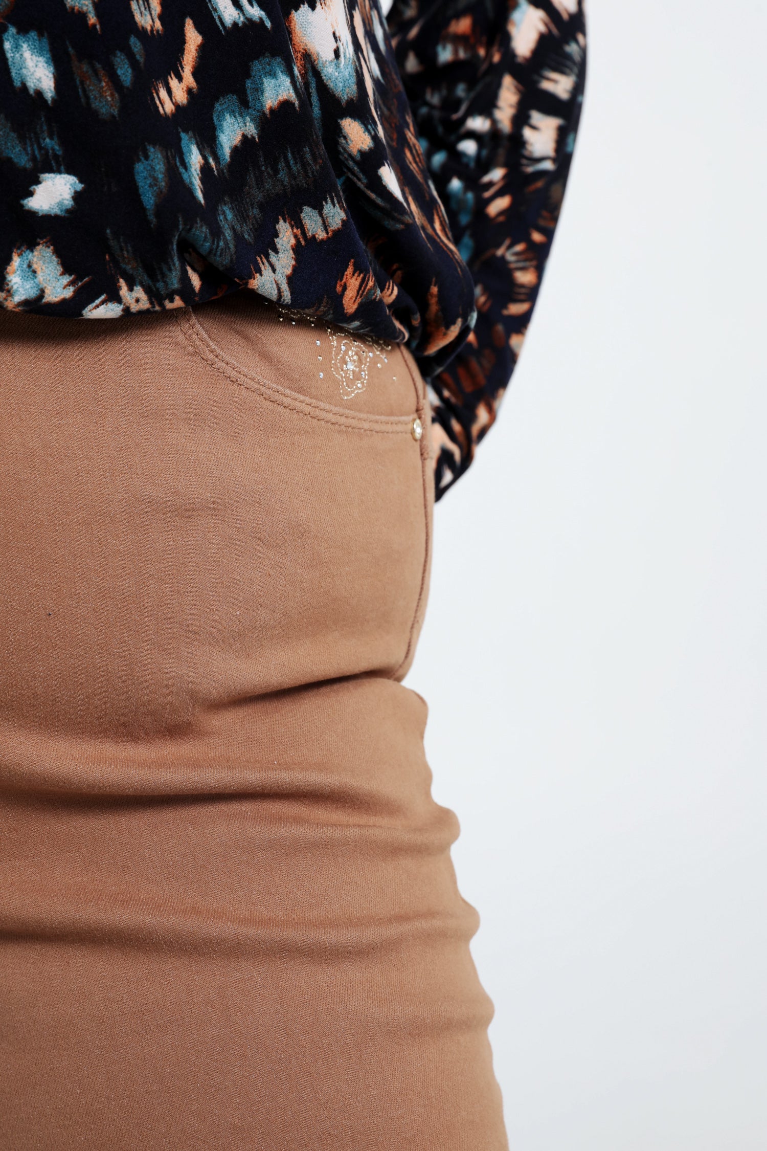 Pantalon flare brodé en coton - Image 14