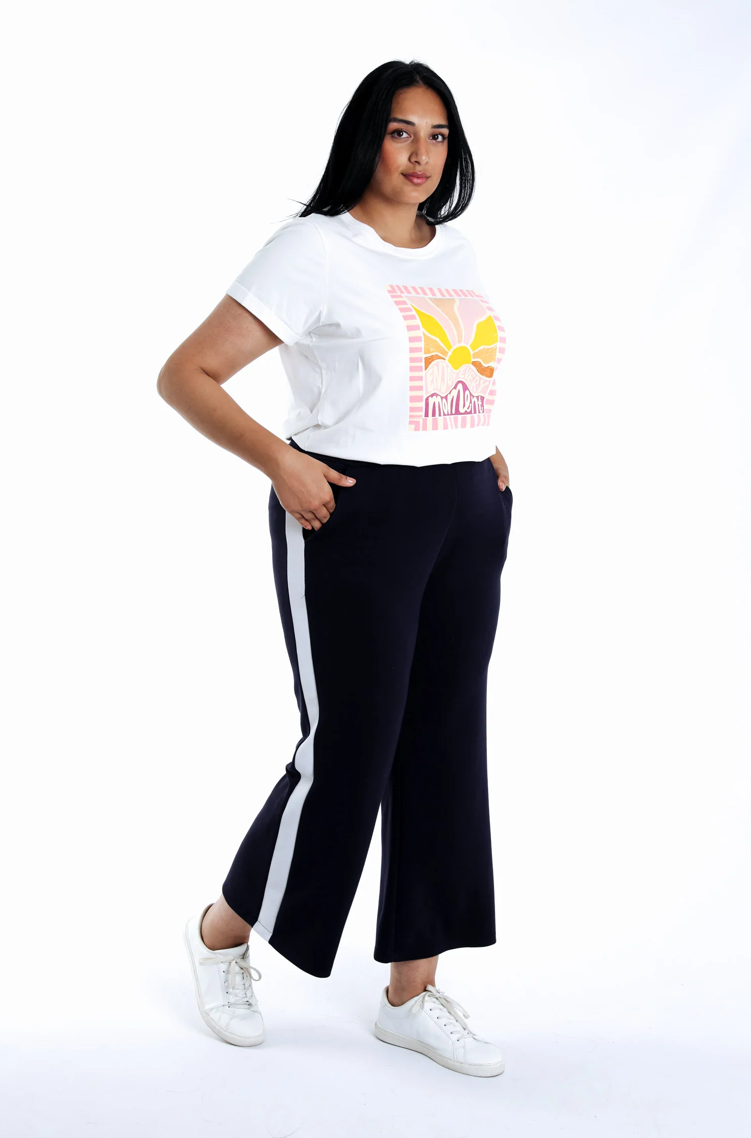 Pantalon jogging uni avec bande sport coté - Image 5