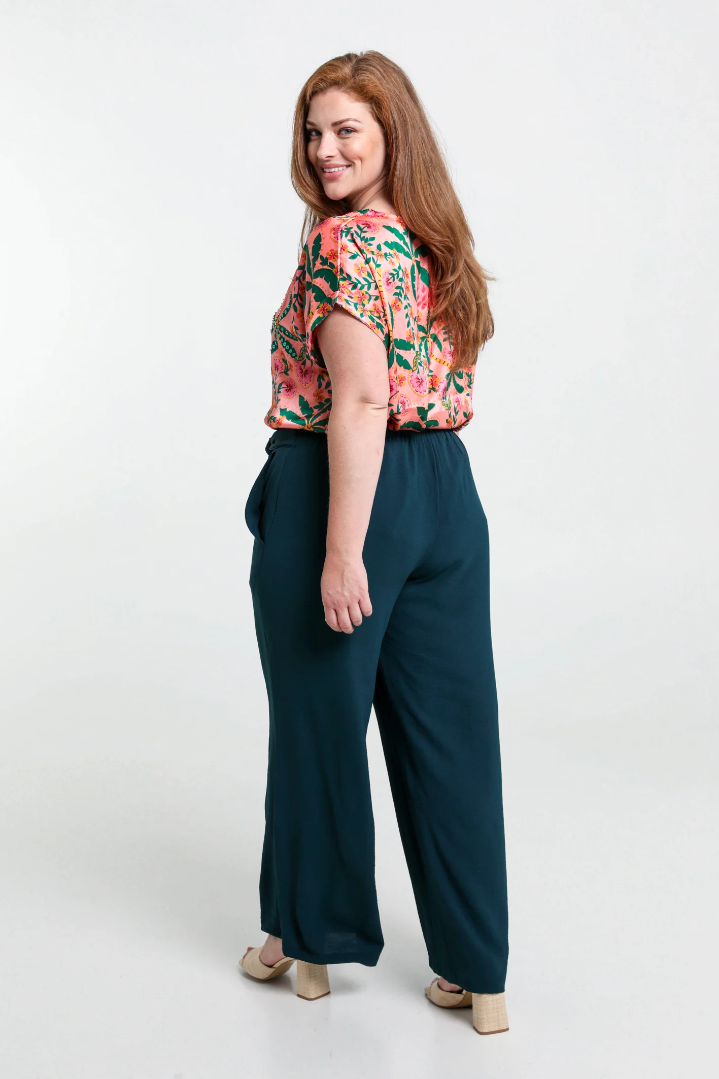 Pantalon large avec nœud - Image 12