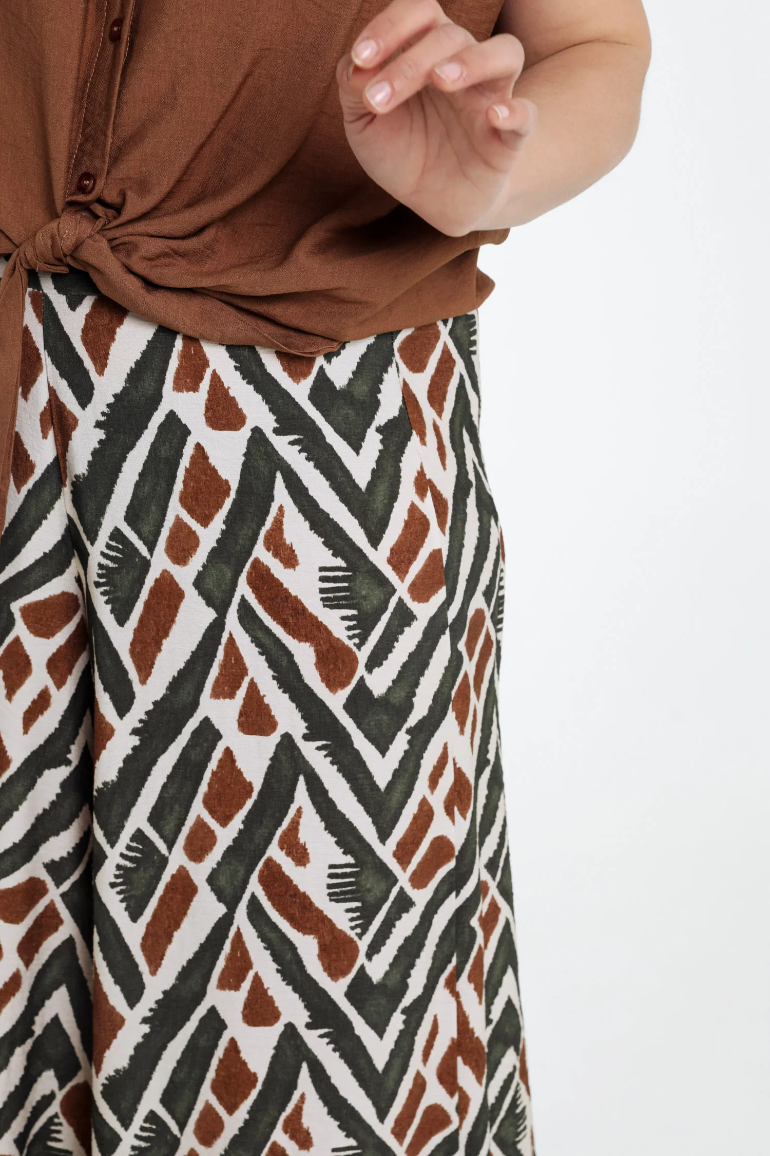 Pantalon large en viscose imprimé ethnique - Image 5