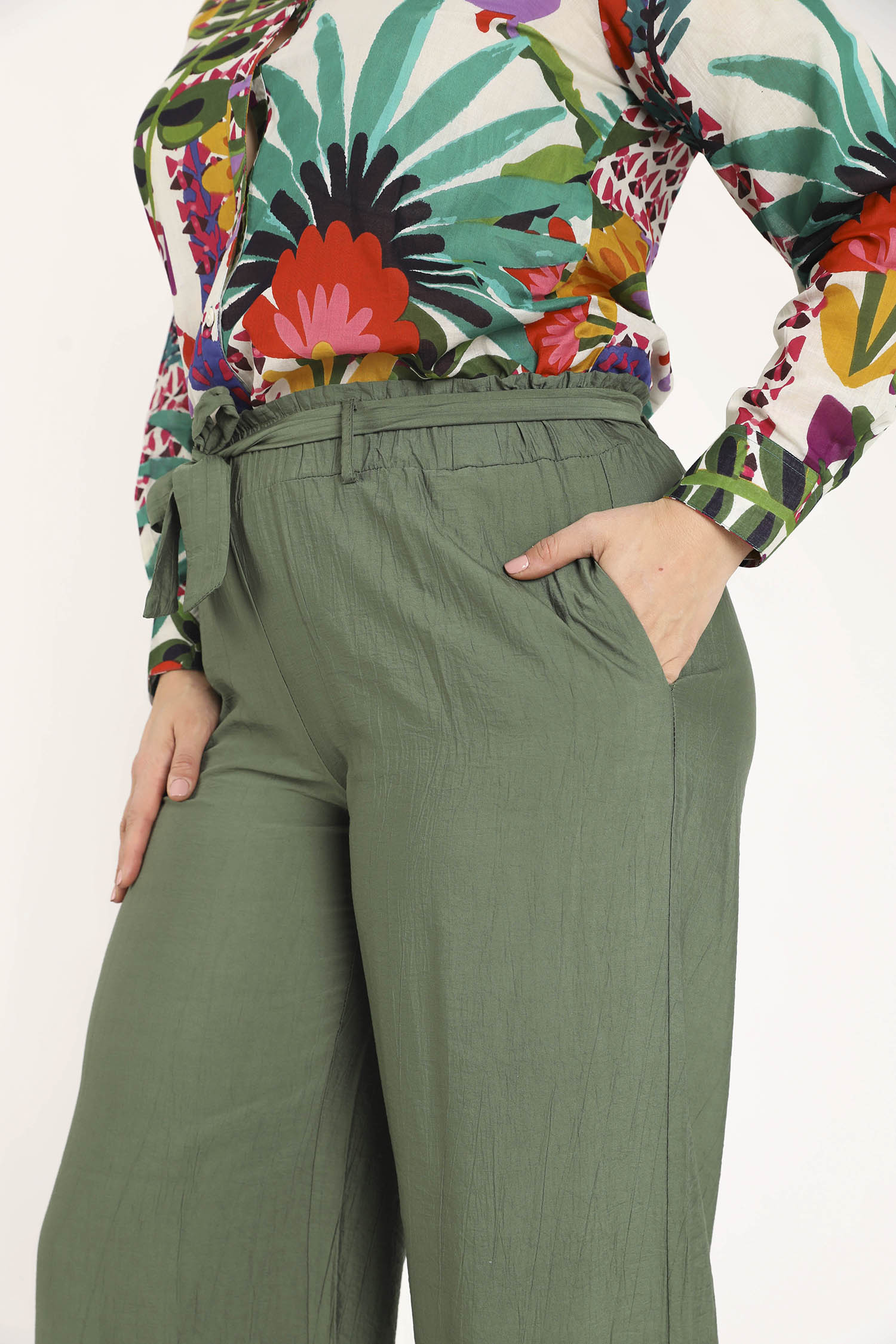 Pantalon large en viscose uni effet plissé - Image 4