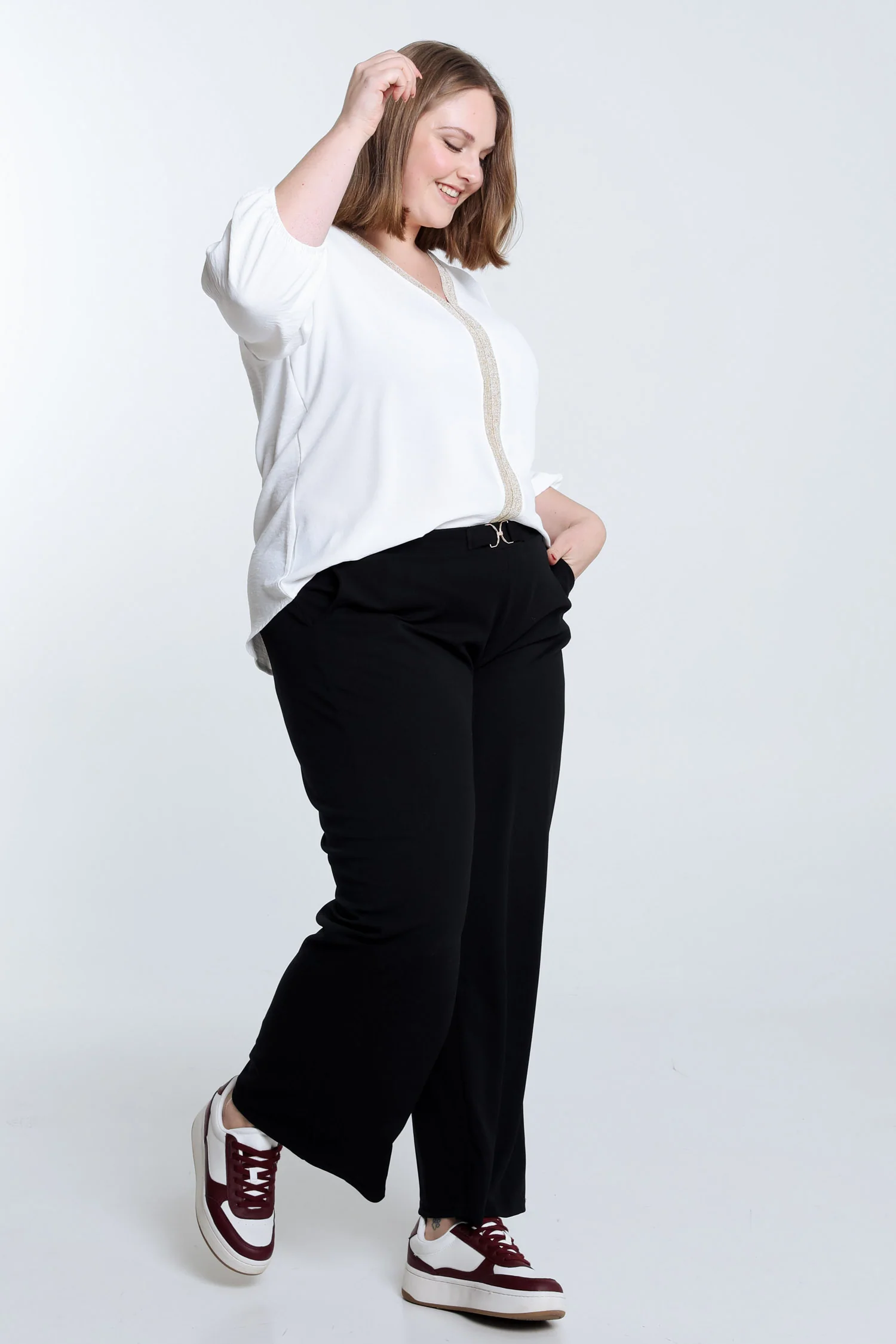 Pantalon large uni avec boucle dorée - Image 8