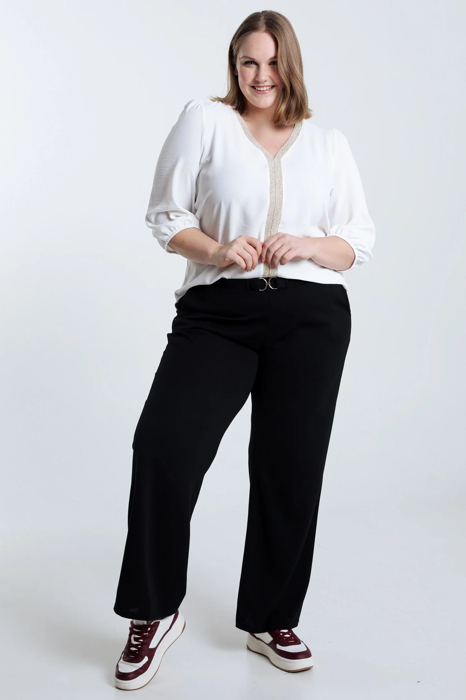 Pantalon large uni avec boucle dorée - Image 9