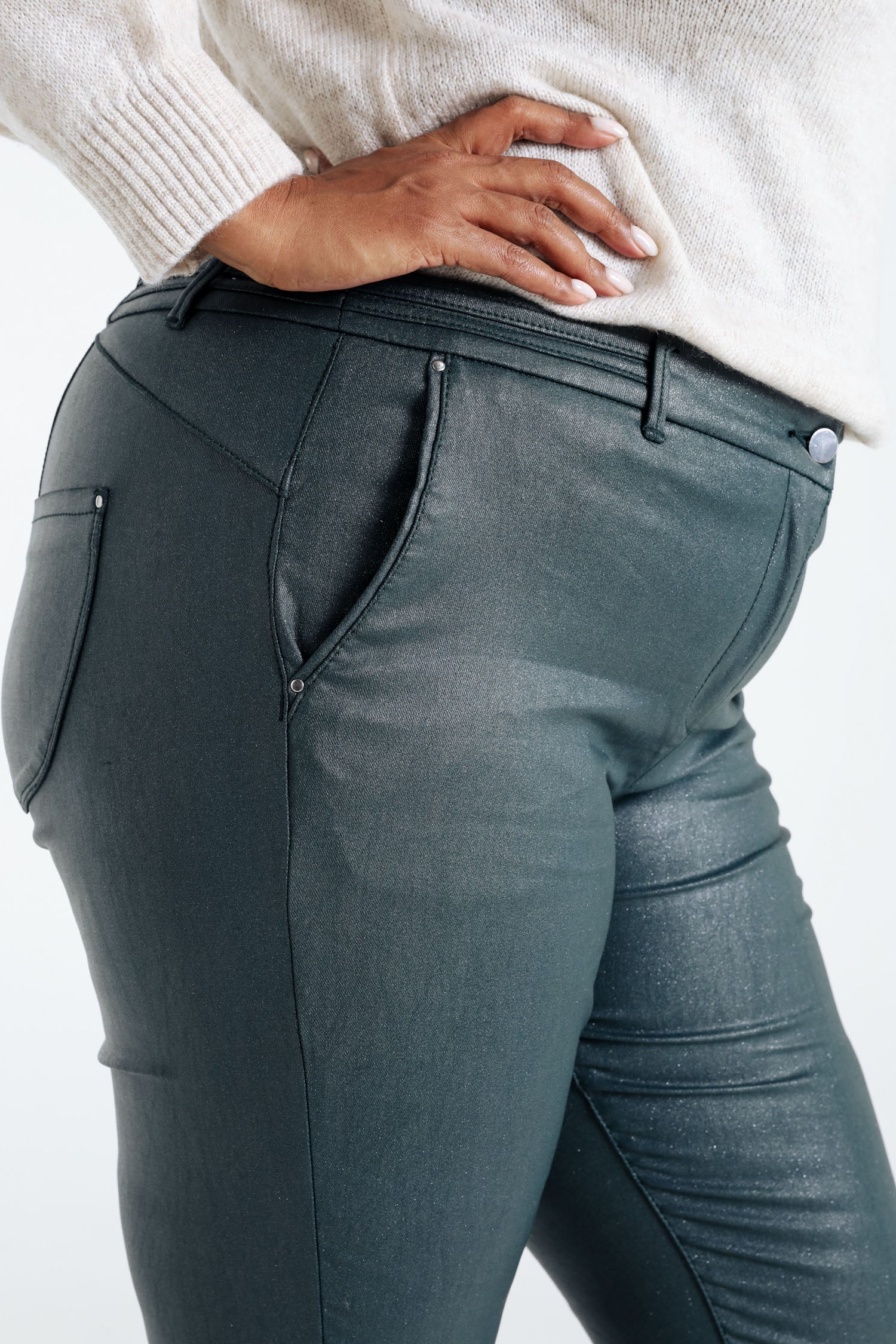 Pantalon slim enduit métallisé - Image 4