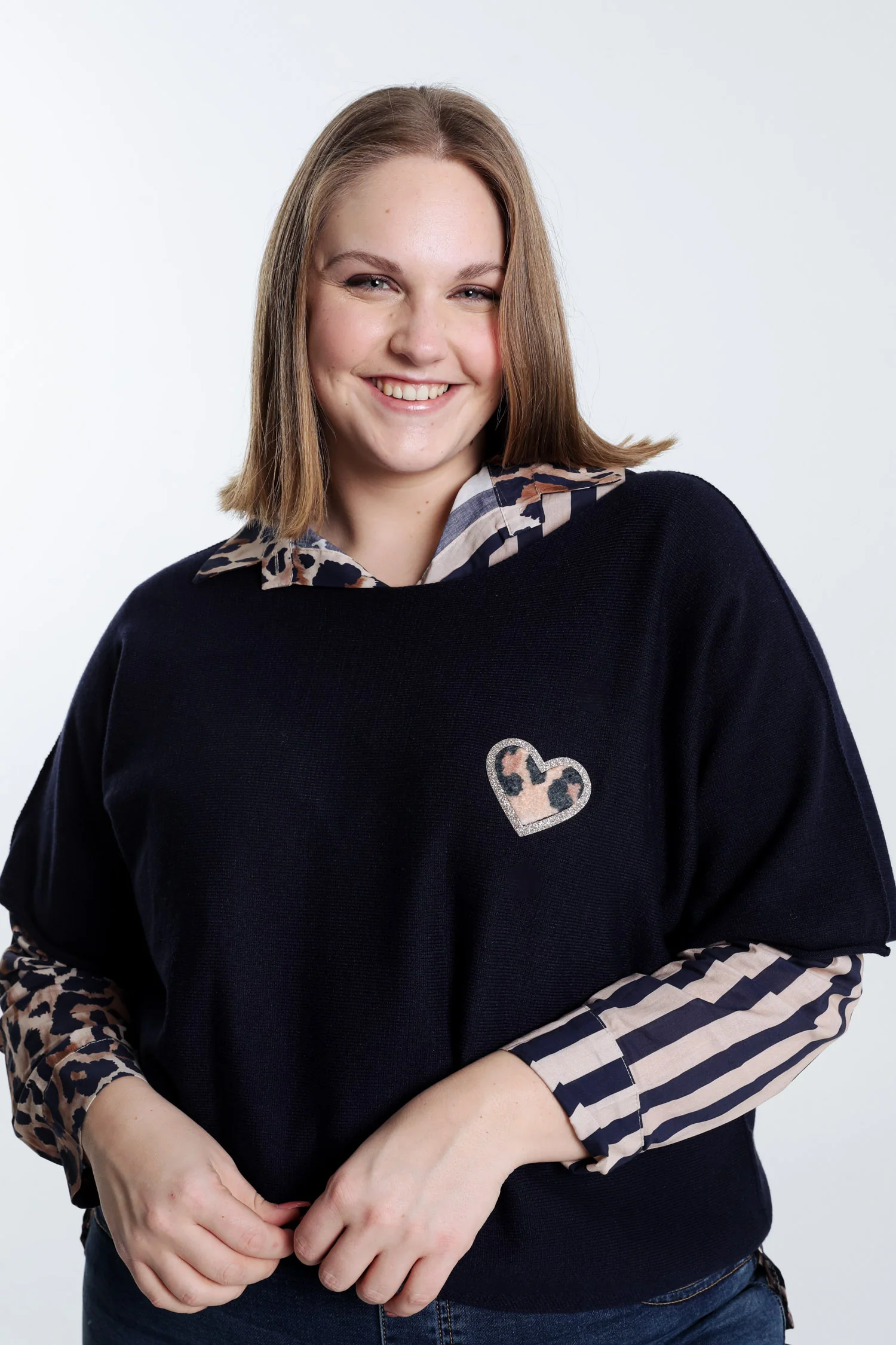 Pull cape uni avec coeur - Image 14