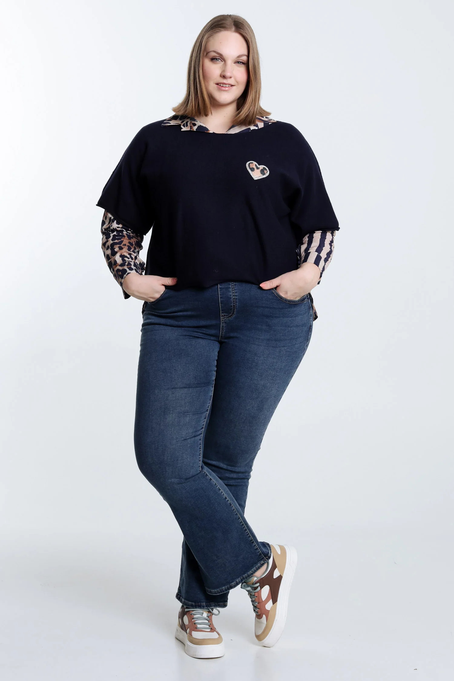 Pull cape uni avec coeur - Image 18