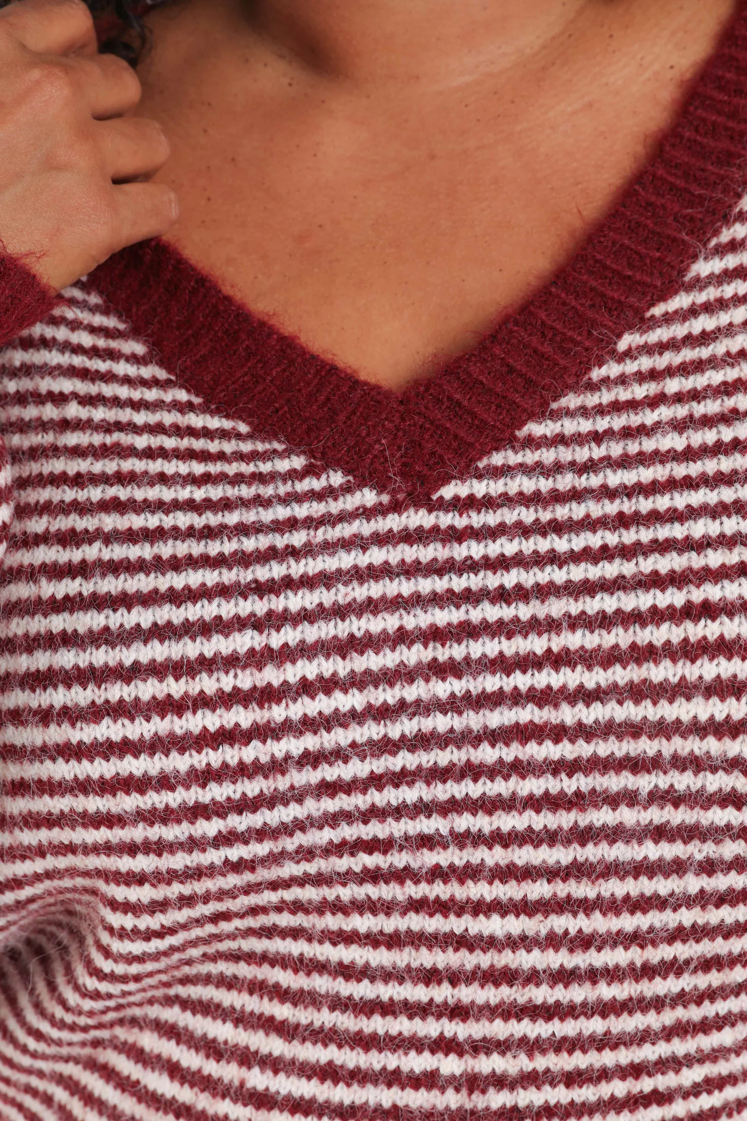 Pull rayé avec broderies - Image 3