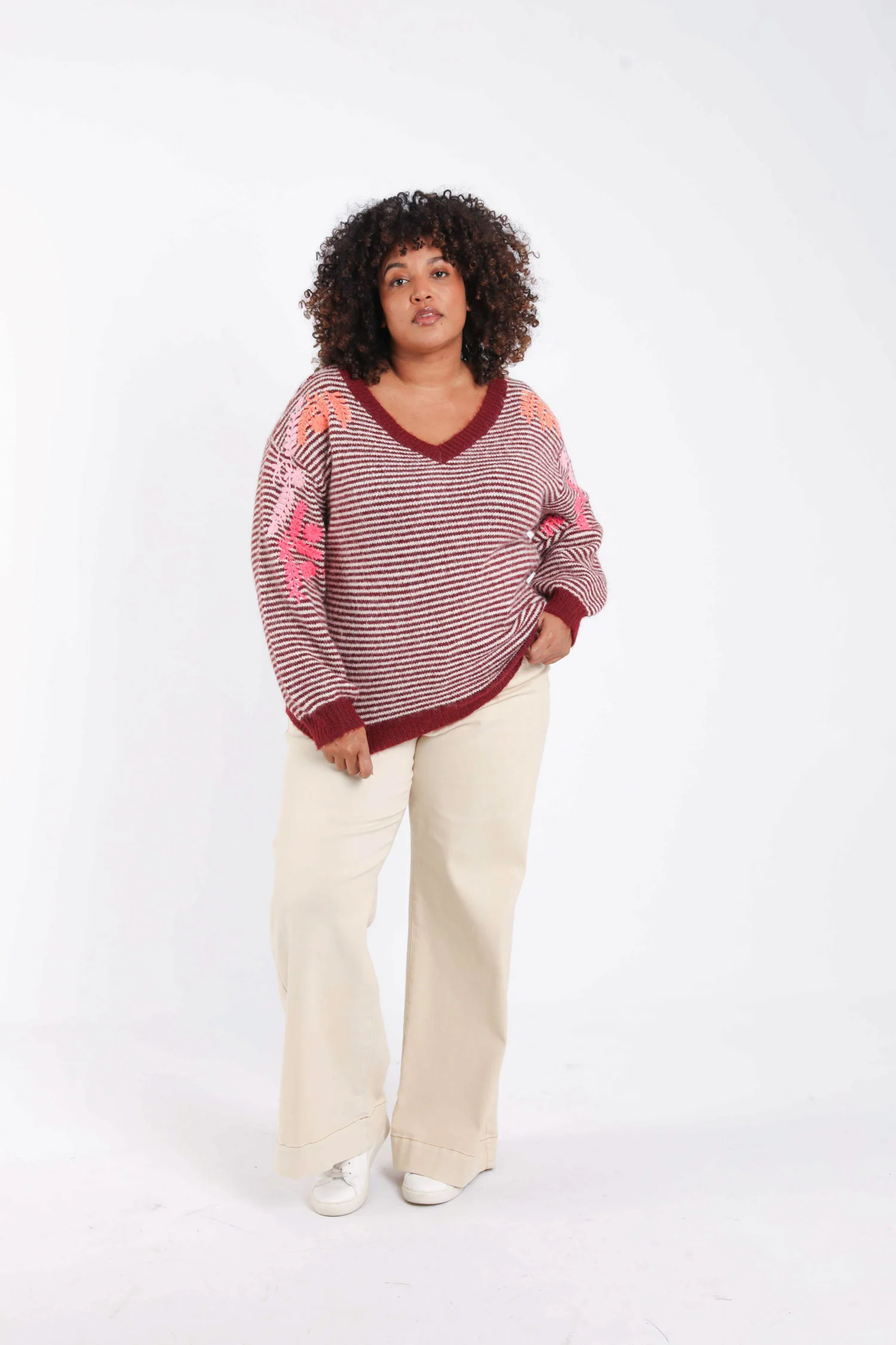 Pull rayé avec broderies - Image 7