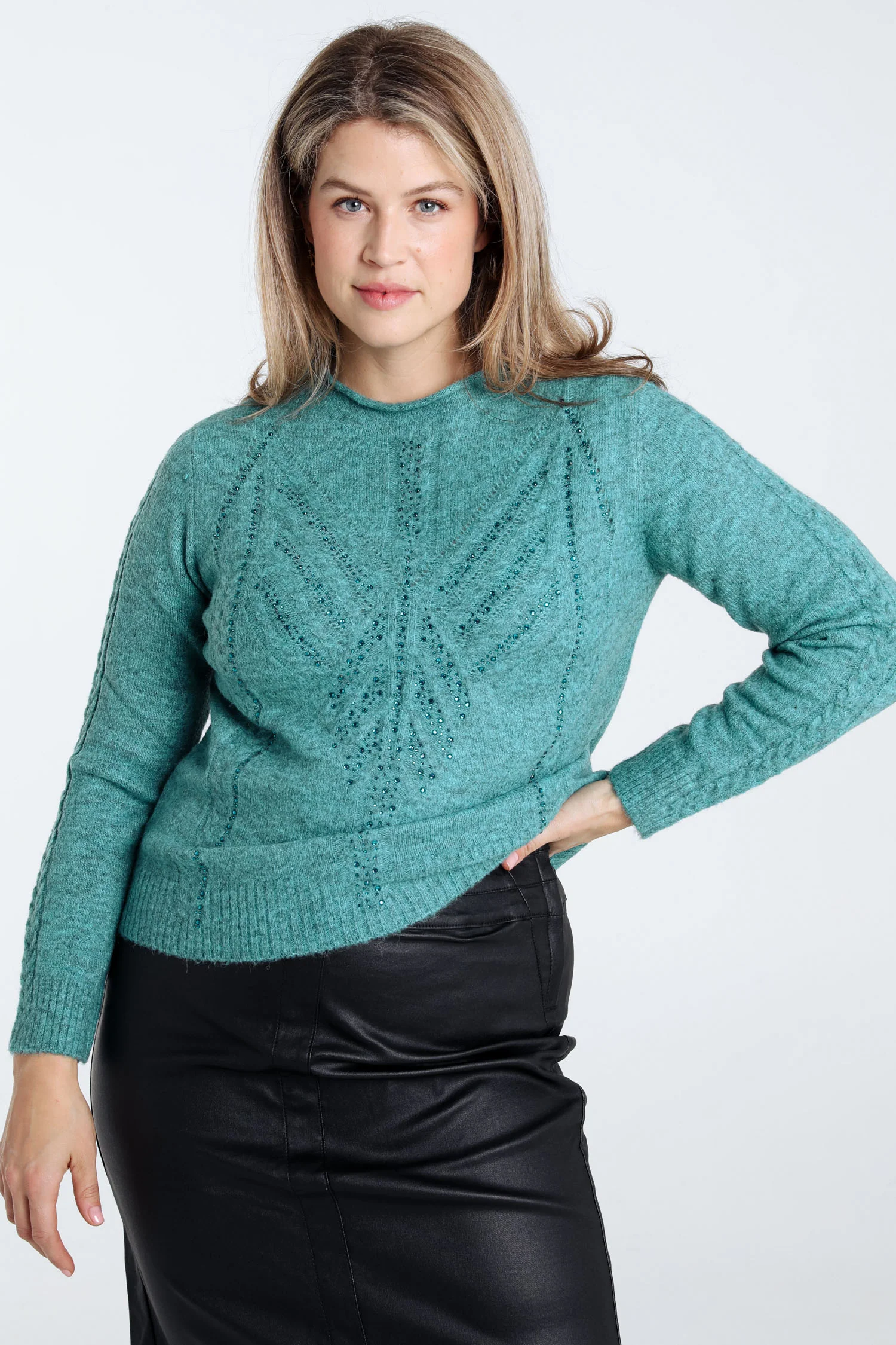 Pull uni torsade et strass