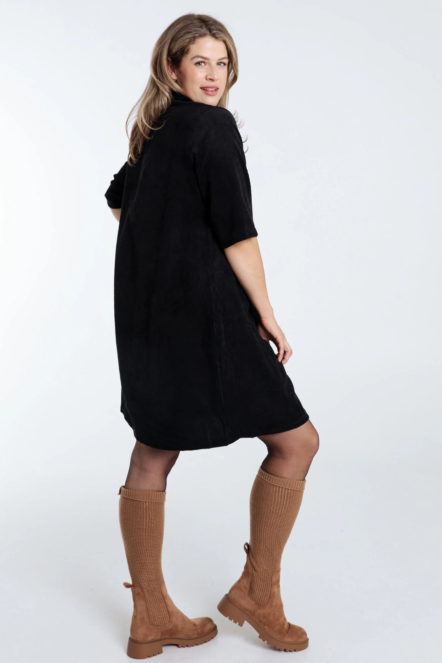 Robe courte unie en velours - Image 13